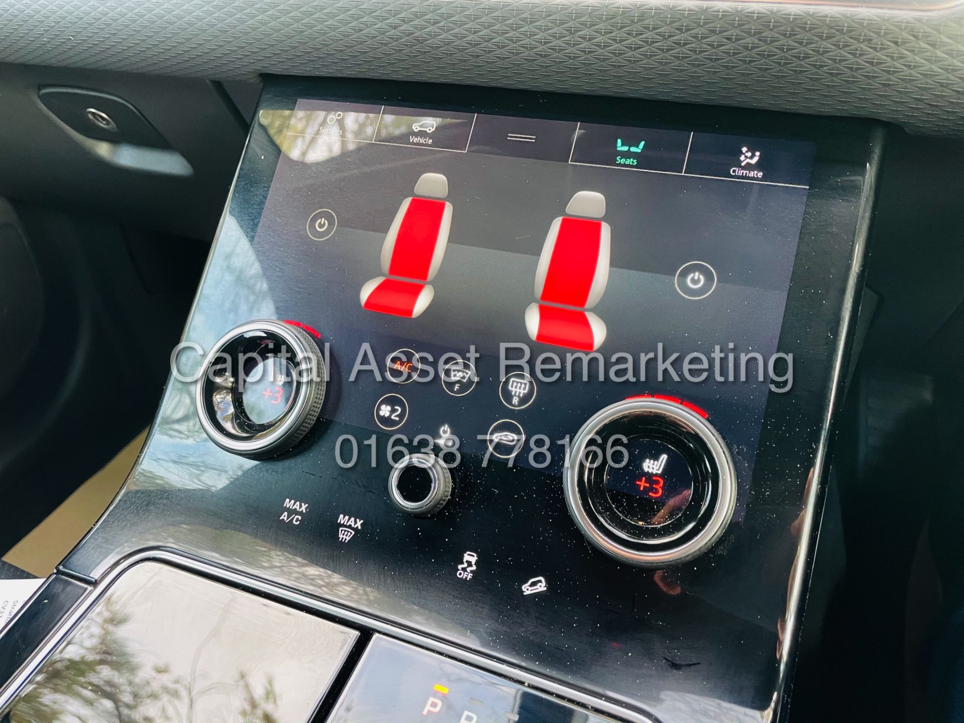 RANGE ROVER VELAR *R-DYANMIC S* SUV (2019 - EURO 6) '8 SPEED AUTO- SAT NAV' *FULLY LOADED* (1 OWNER) - Image 24 of 37