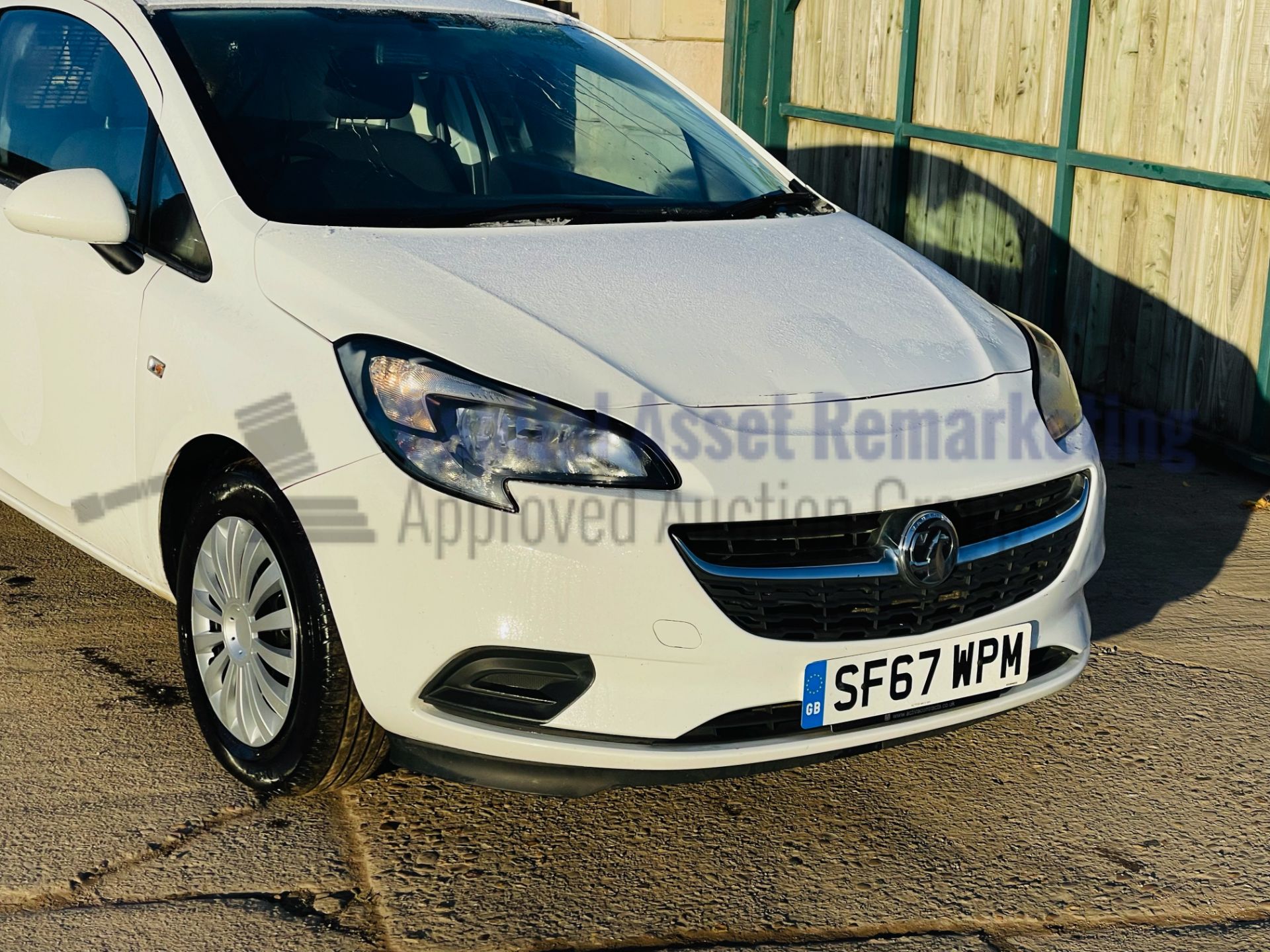 VAUXHALL CORSA *LCV - PANEL VAN* (2018 - EURO 6) 'CDTI - STOP/START' *AIR CON* (1 OWNER) - Image 15 of 38