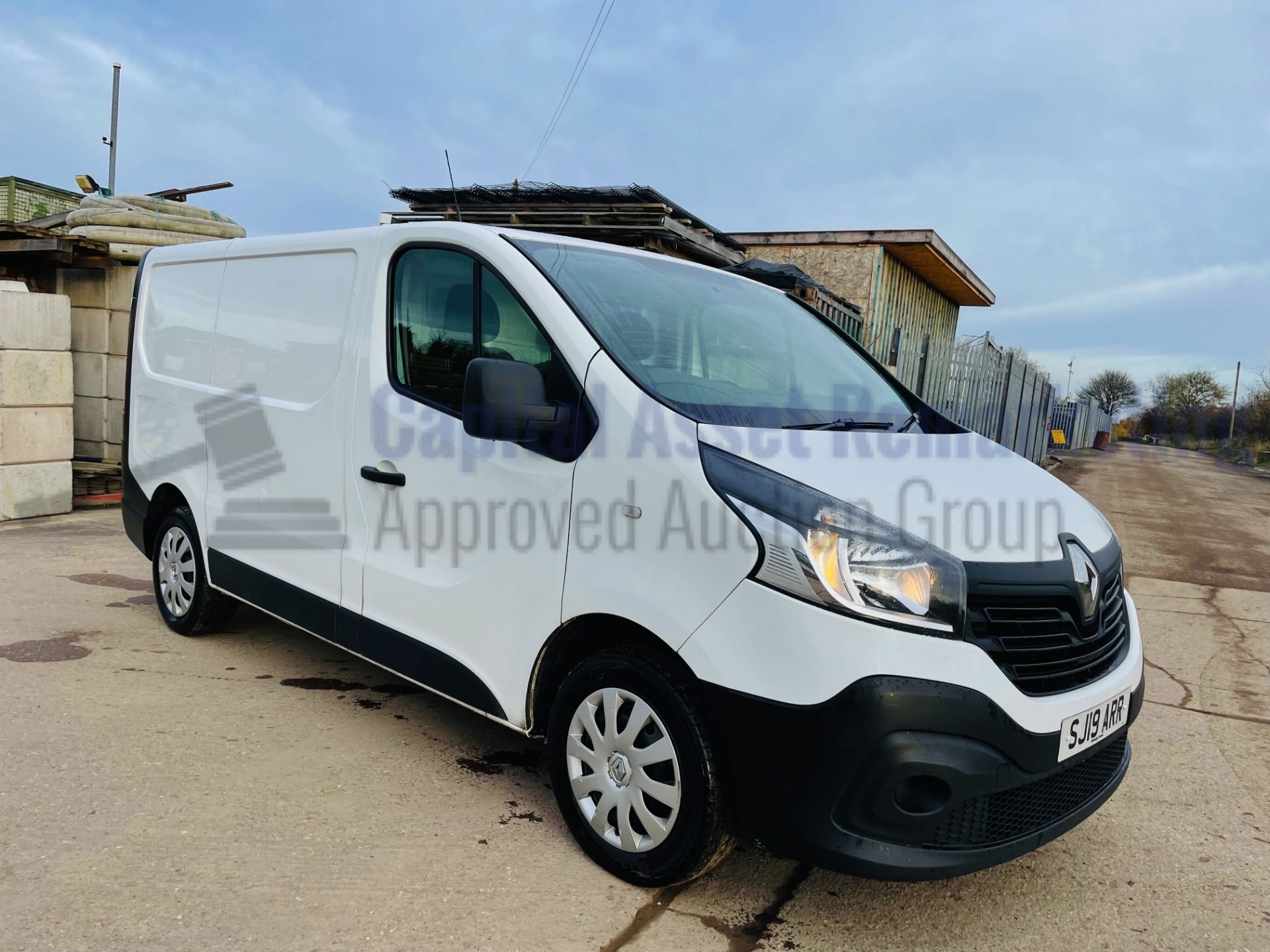 RENAULT TRAFIC SL27 *BUSINESS EDITION* SWB - PANEL VAN (2019 - EURO 6) '1.6 DCI - 6 SPEED' *U-LEZ* - Image 2 of 41