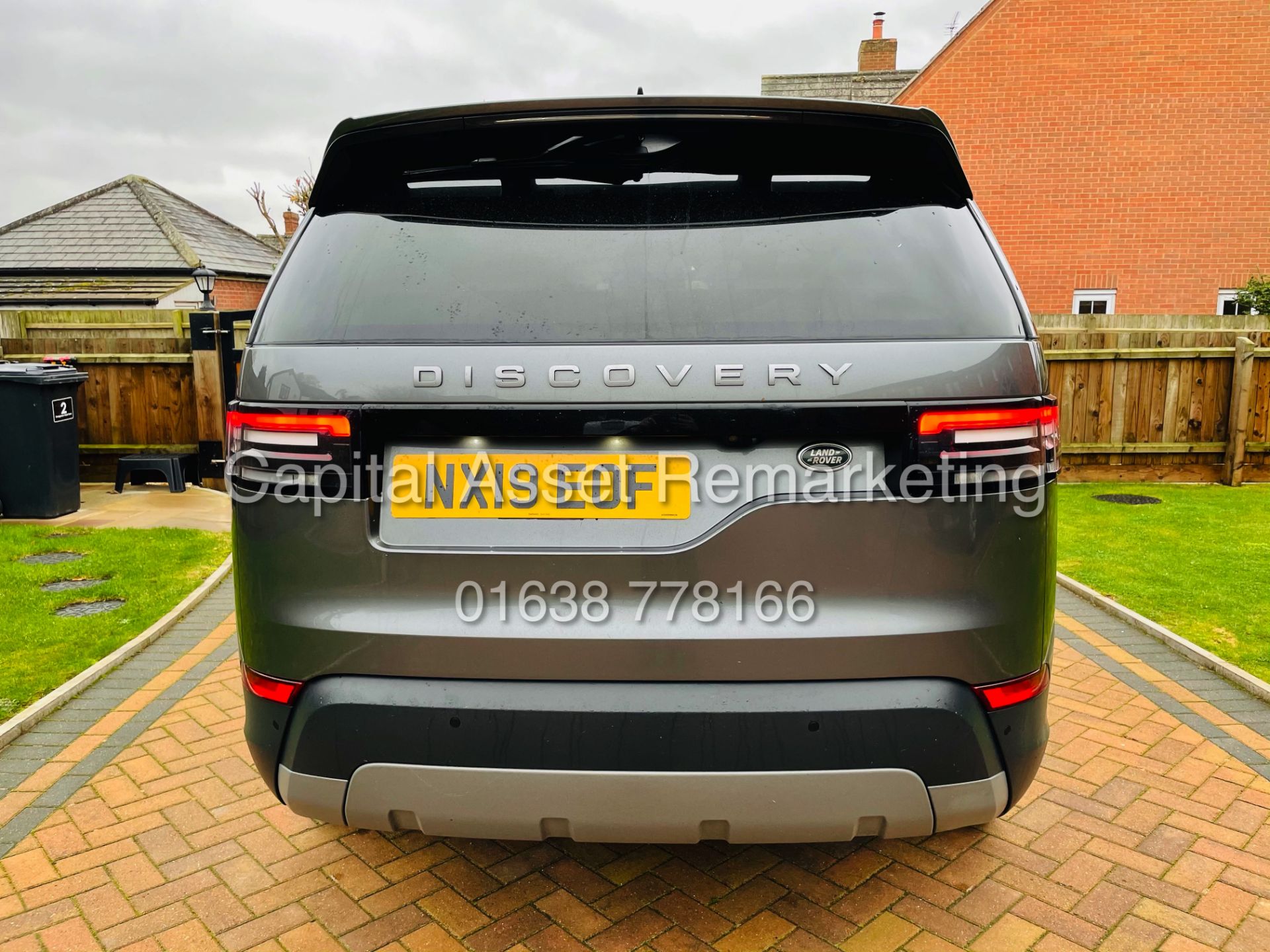 LAND ROVER DISCOVERY SE AUTO "SE" 7 SEATER (19 REG) LEATHER - SAT NAV -FSH -ELEC EVERYTHING (NO VAT) - Image 10 of 38