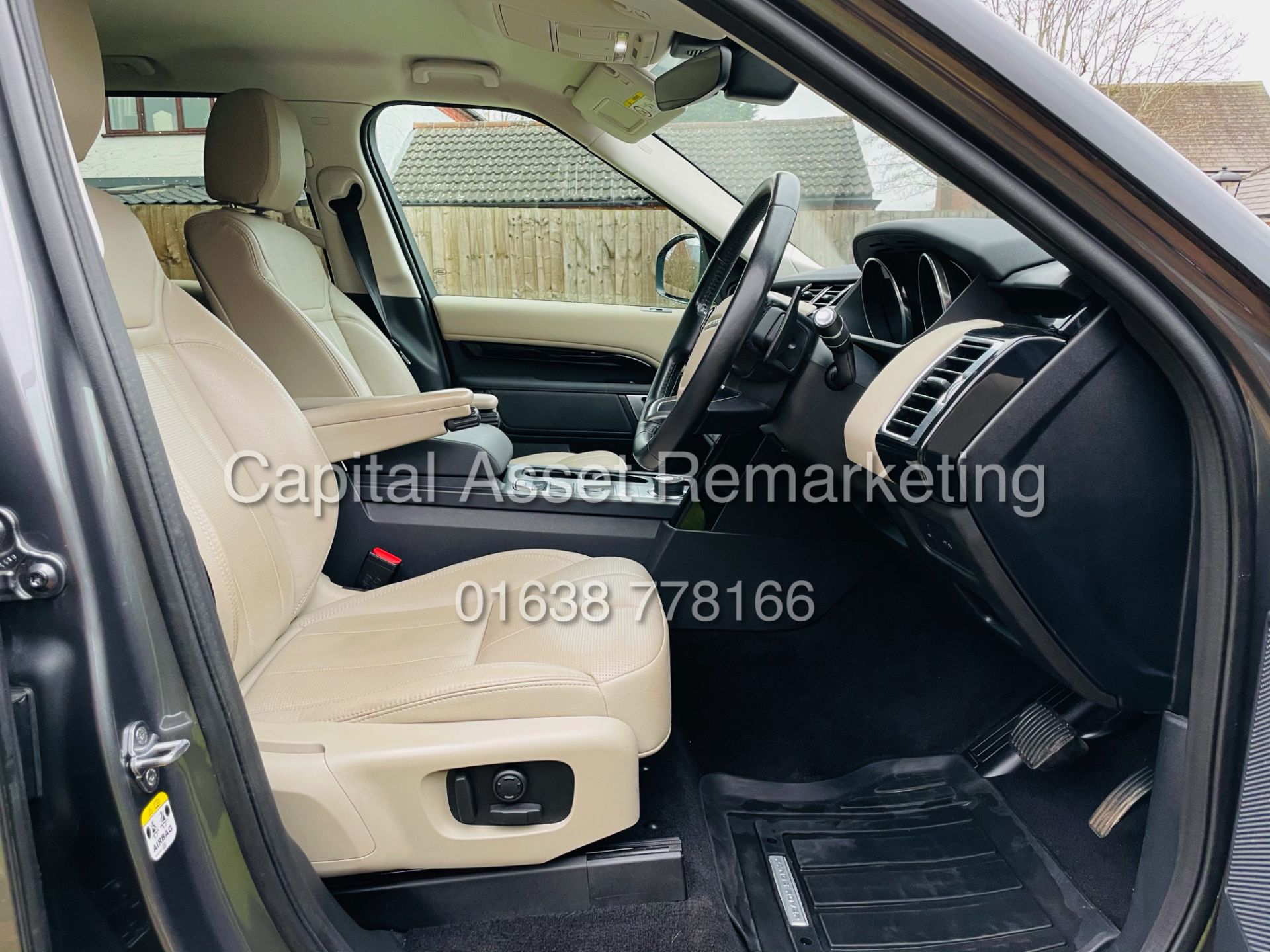 LAND ROVER DISCOVERY SE AUTO "SE" 7 SEATER (19 REG) LEATHER - SAT NAV -FSH -ELEC EVERYTHING (NO VAT) - Image 13 of 38