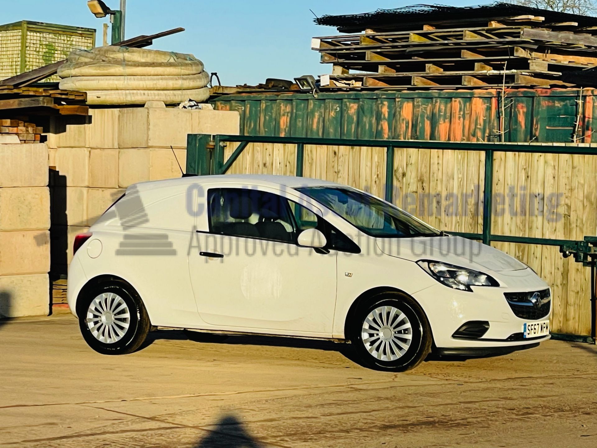 VAUXHALL CORSA *LCV - PANEL VAN* (2018 - EURO 6) 'CDTI - STOP/START' *AIR CON* (1 OWNER) - Image 11 of 38