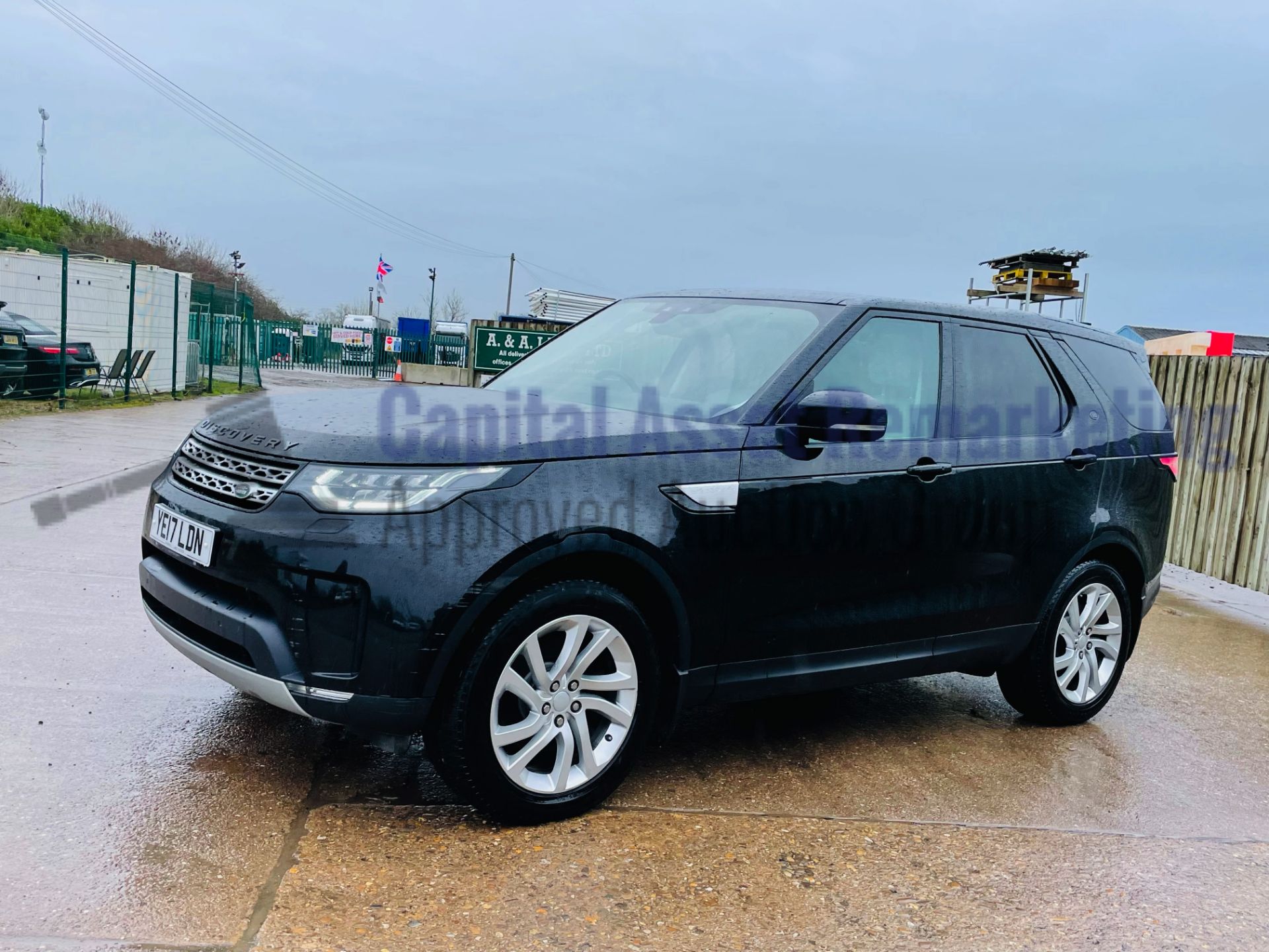 LAND ROVER DISCOVERY 5 *HSE EDITION* 7 SEATER SUV (2017 EURO 6) 8 SPEED AUTO - PAN ROOF *HUGE SPEC* - Image 6 of 64