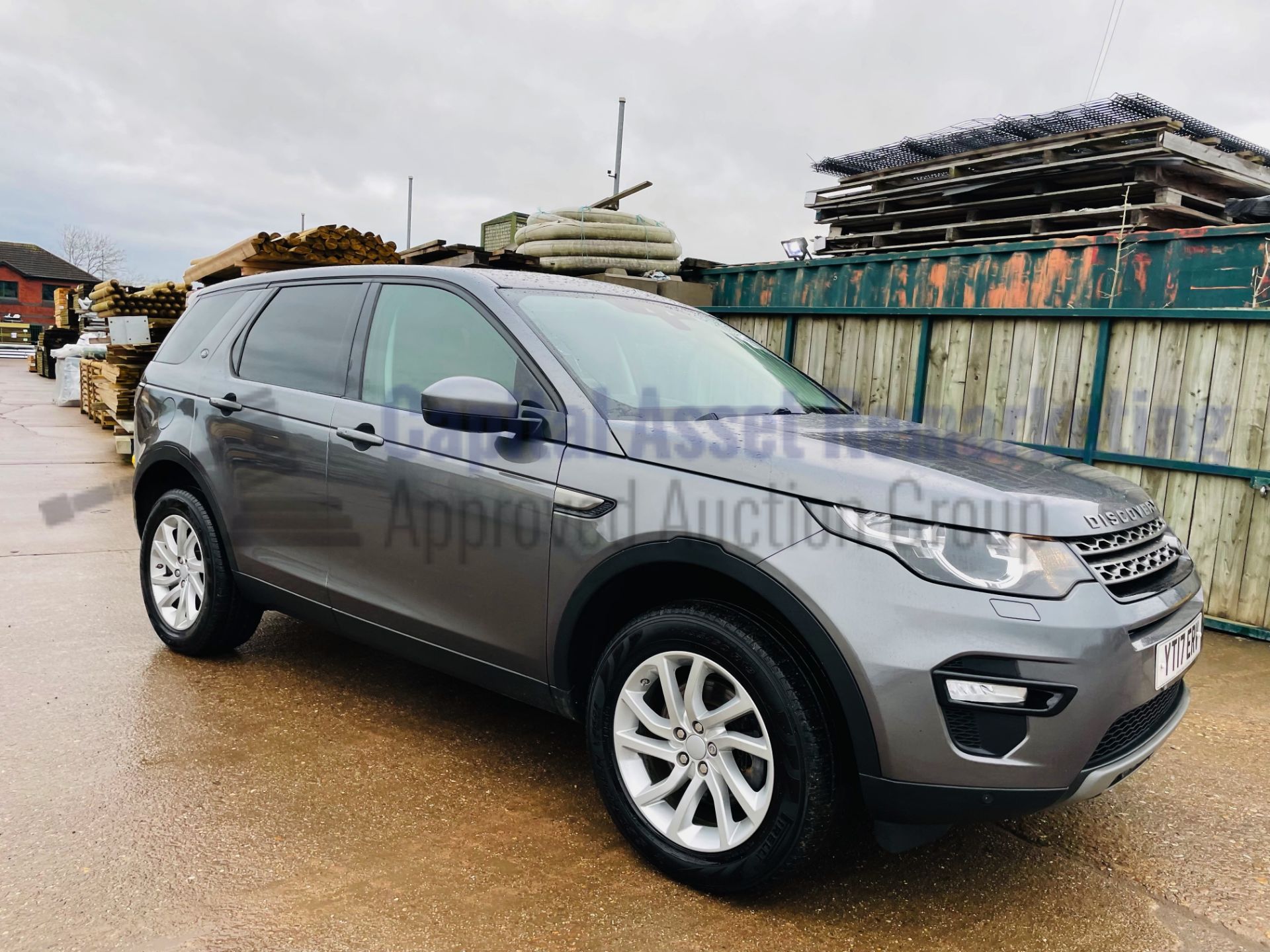 (On Sale) LAND ROVER DISCOVERY SPORT *SE TECH* 7 SEATER SUV (2017 - EURO 6) '2.0 TD4 - STOP/START' - Image 2 of 55