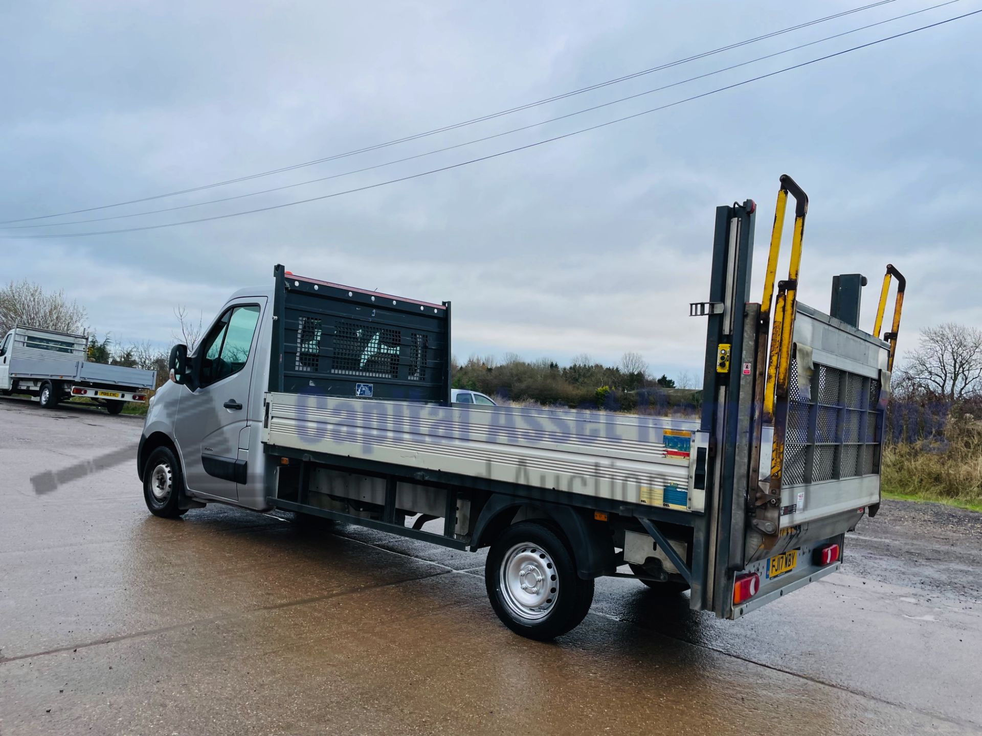 (On Sale) VAUXHALL MOVANO F3500 *LWB - DROPSIDE TRUCK* (2017 - EURO 6) ' 6 SPEED' *A/C* (TAIL-LIFT) - Image 5 of 40