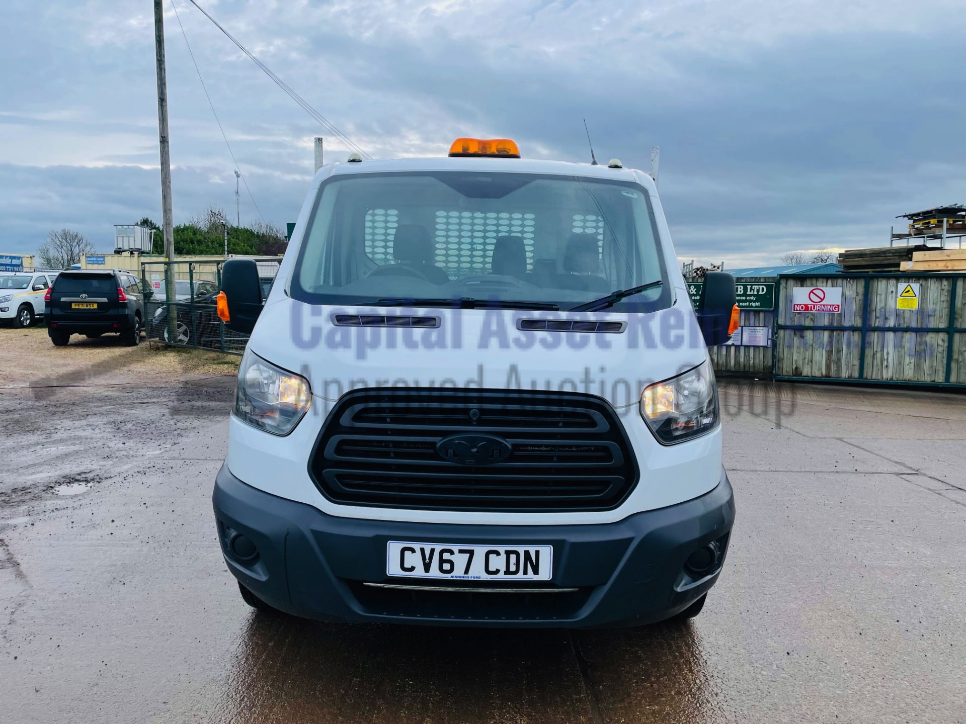 FORD TRANSIT 130 T350 *L4 - XLWB DROPSIDE TRUCK* (2018 - EURO 6) '6 SPEED' (1 OWNER) *TAIL-LIFT* - Image 14 of 44