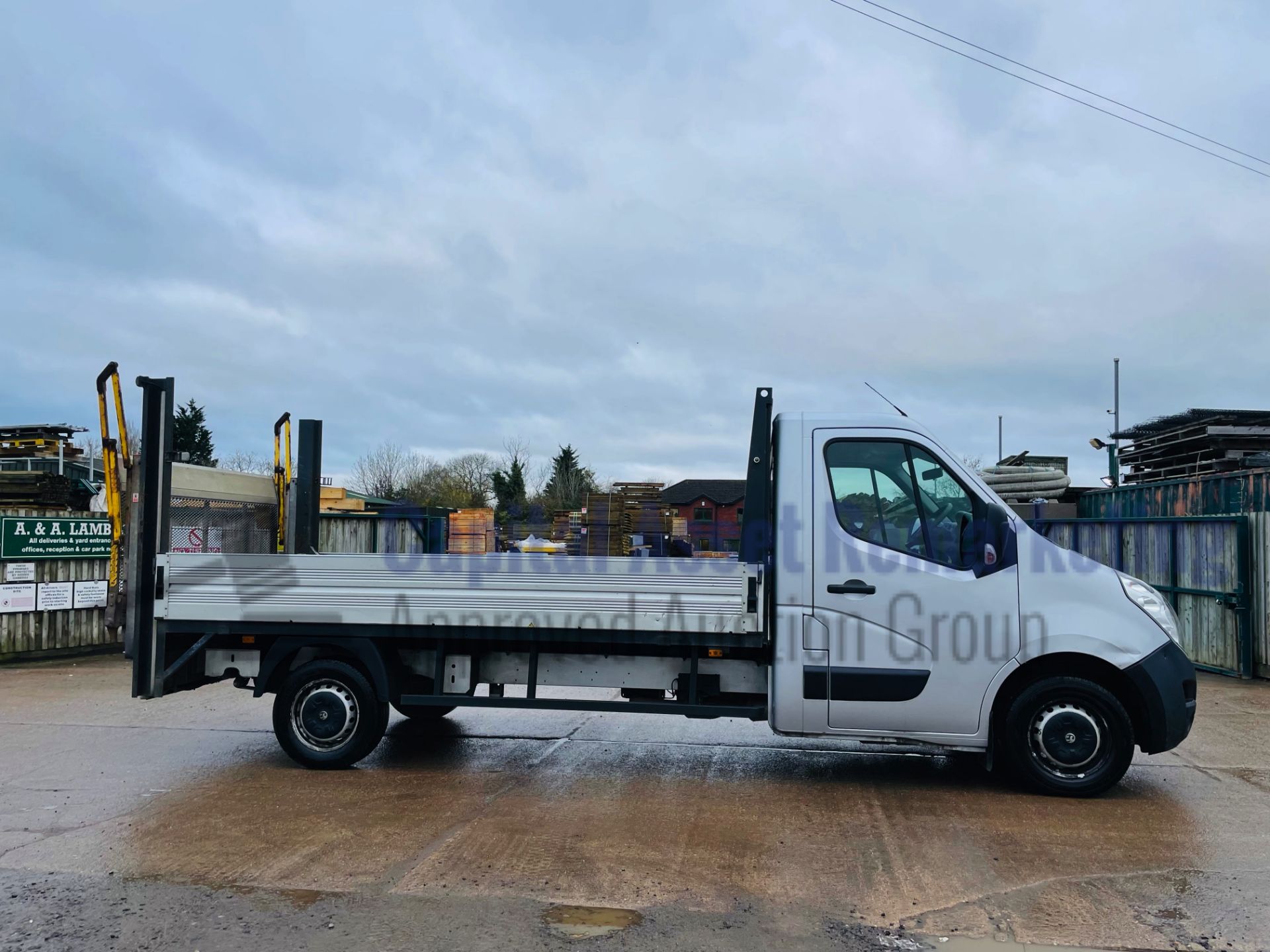 (On Sale) VAUXHALL MOVANO F3500 *LWB - DROPSIDE TRUCK* (2017 - EURO 6) ' 6 SPEED' *A/C* (TAIL-LIFT) - Image 10 of 40