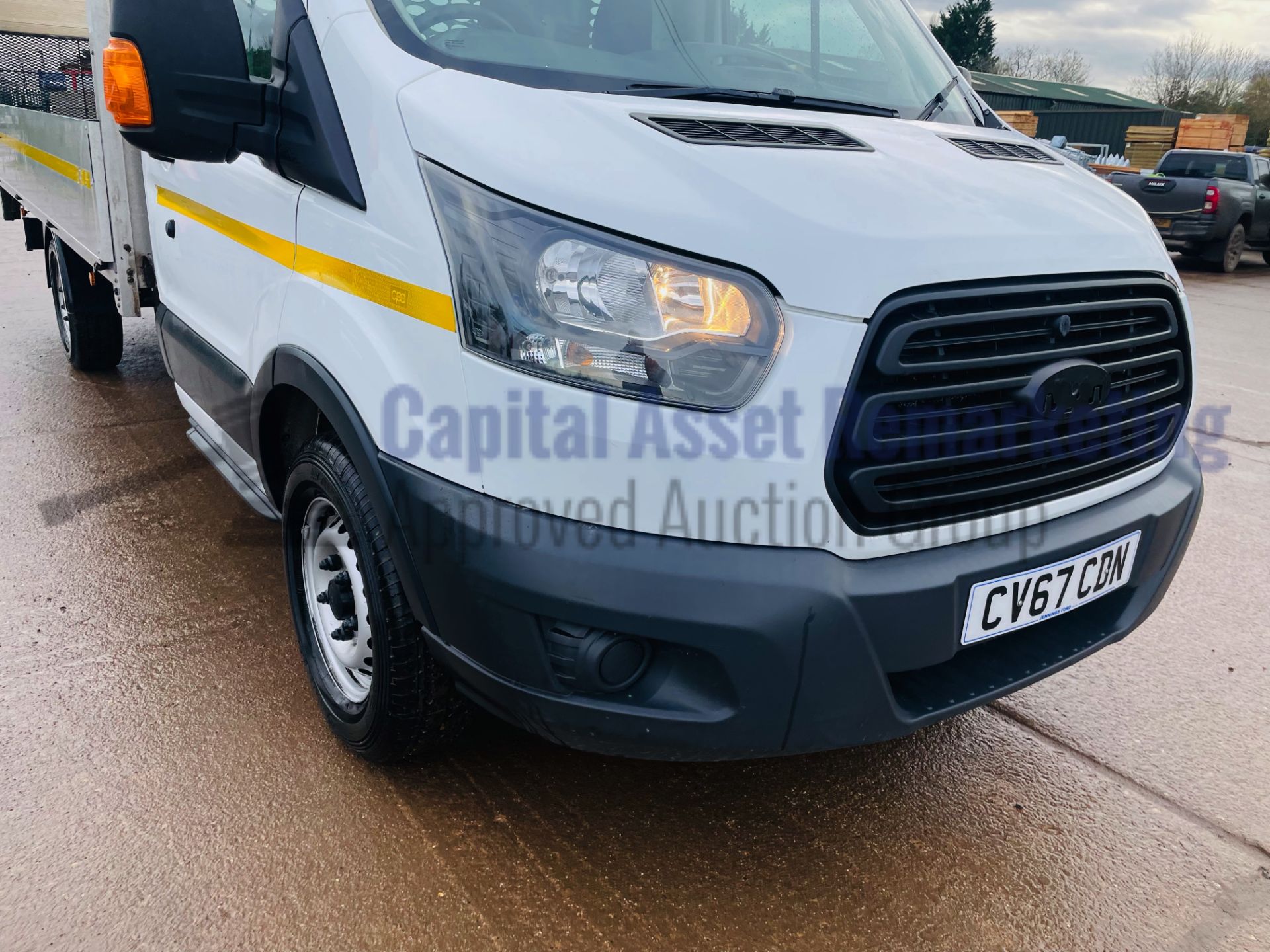 FORD TRANSIT 130 T350 *L4 - XLWB DROPSIDE TRUCK* (2018 - EURO 6) '6 SPEED' (1 OWNER) *TAIL-LIFT* - Image 15 of 44