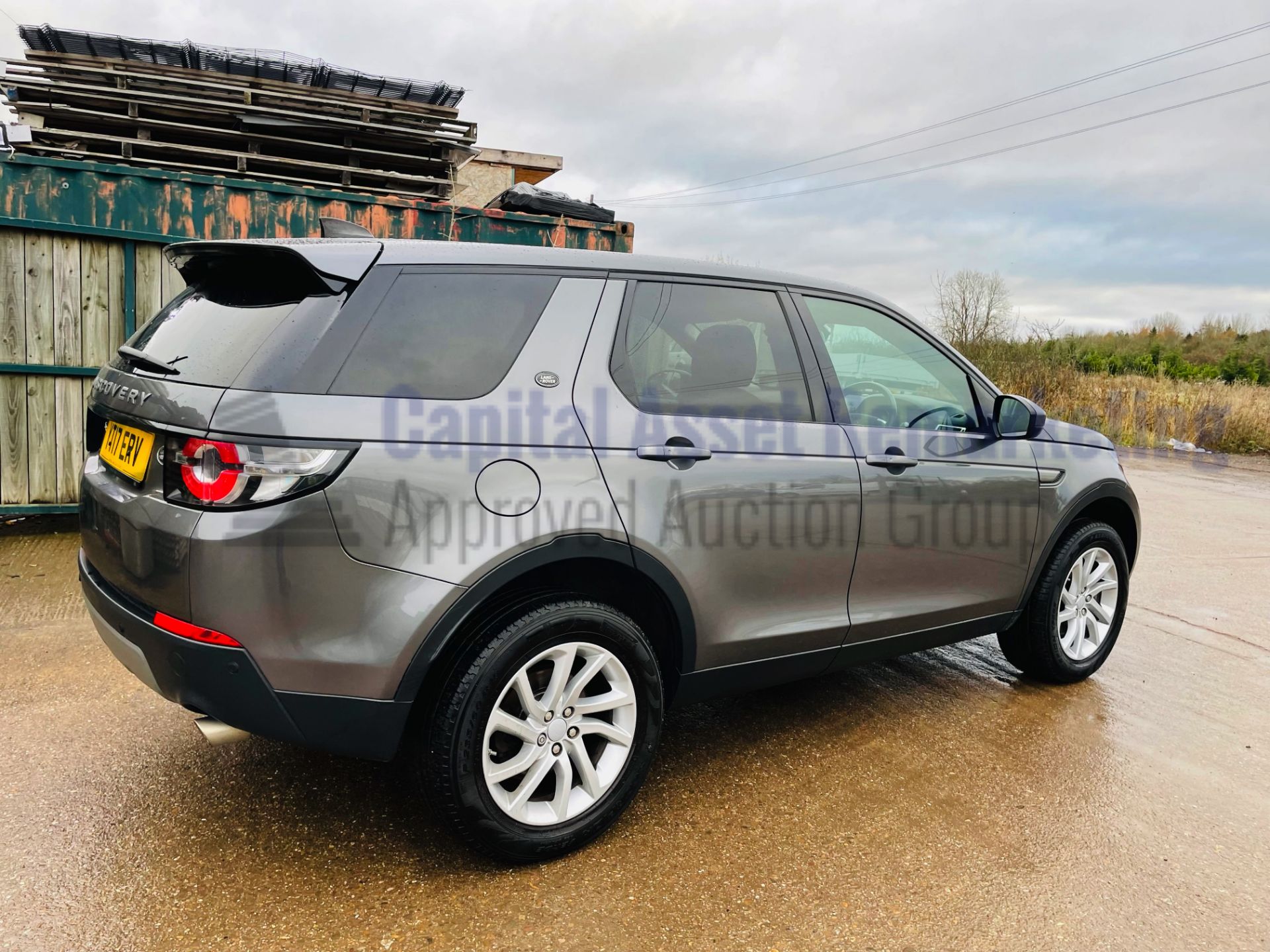 (On Sale) LAND ROVER DISCOVERY SPORT *SE TECH* 7 SEATER SUV (2017 - EURO 6) '2.0 TD4 - STOP/START' - Image 13 of 55