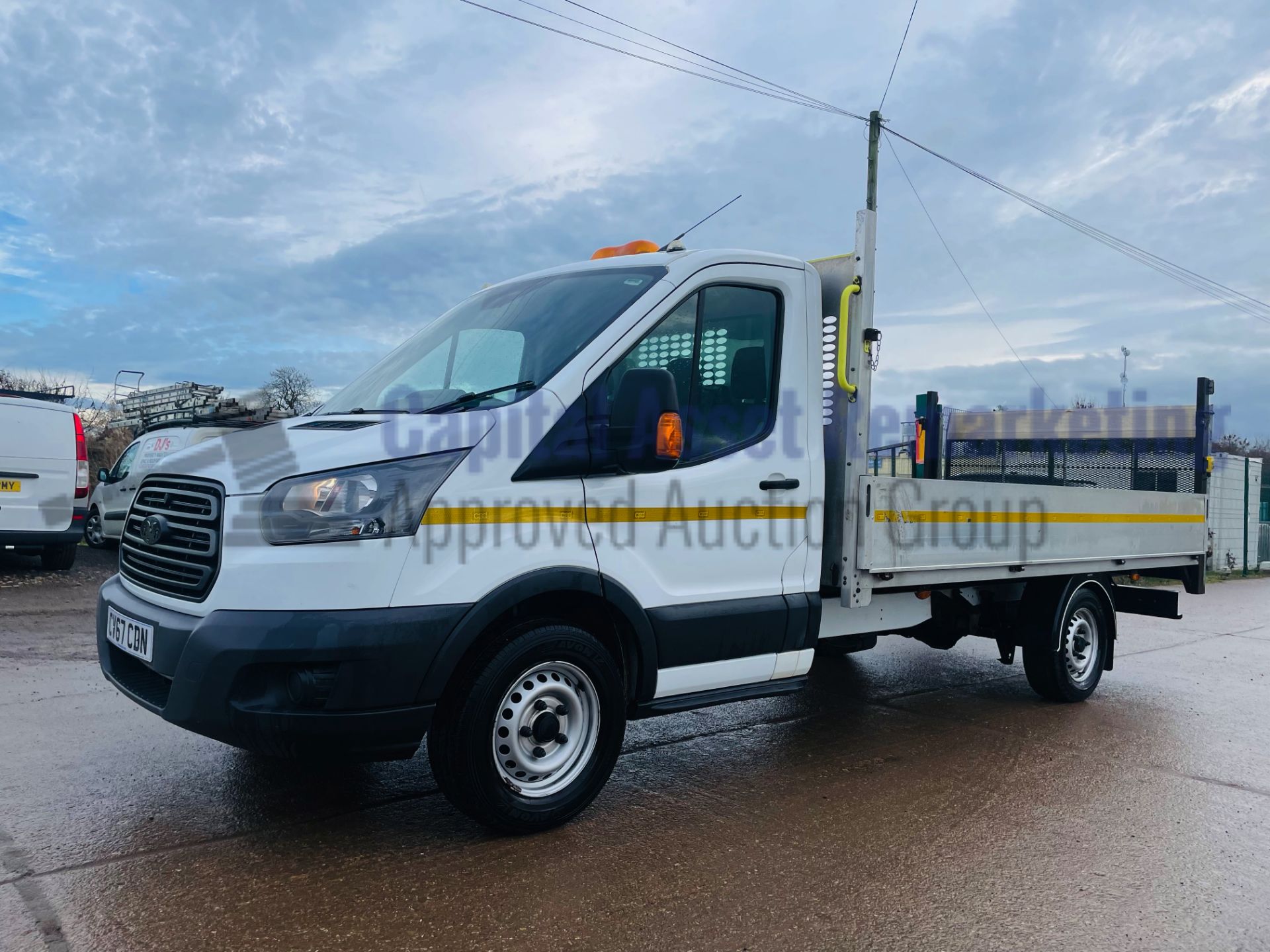 FORD TRANSIT 130 T350 *L4 - XLWB DROPSIDE TRUCK* (2018 - EURO 6) '6 SPEED' (1 OWNER) *TAIL-LIFT*