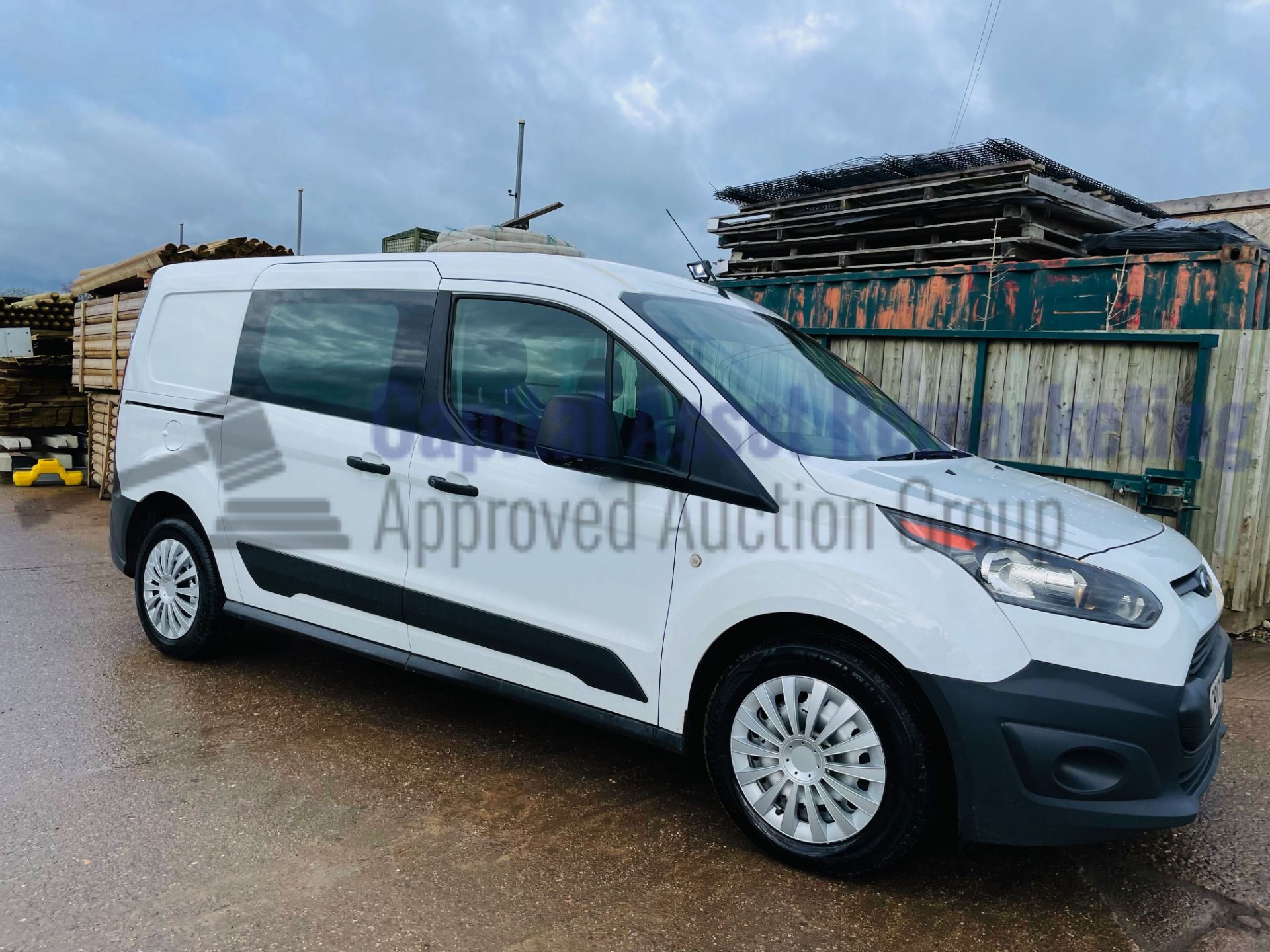 (On Sale) FORD TRANSIT CONNECT 100 T230 *LWB - 5 SEATER CREW VAN* (2017 - EURO 6) *U-LEZ* (1 OWNER)