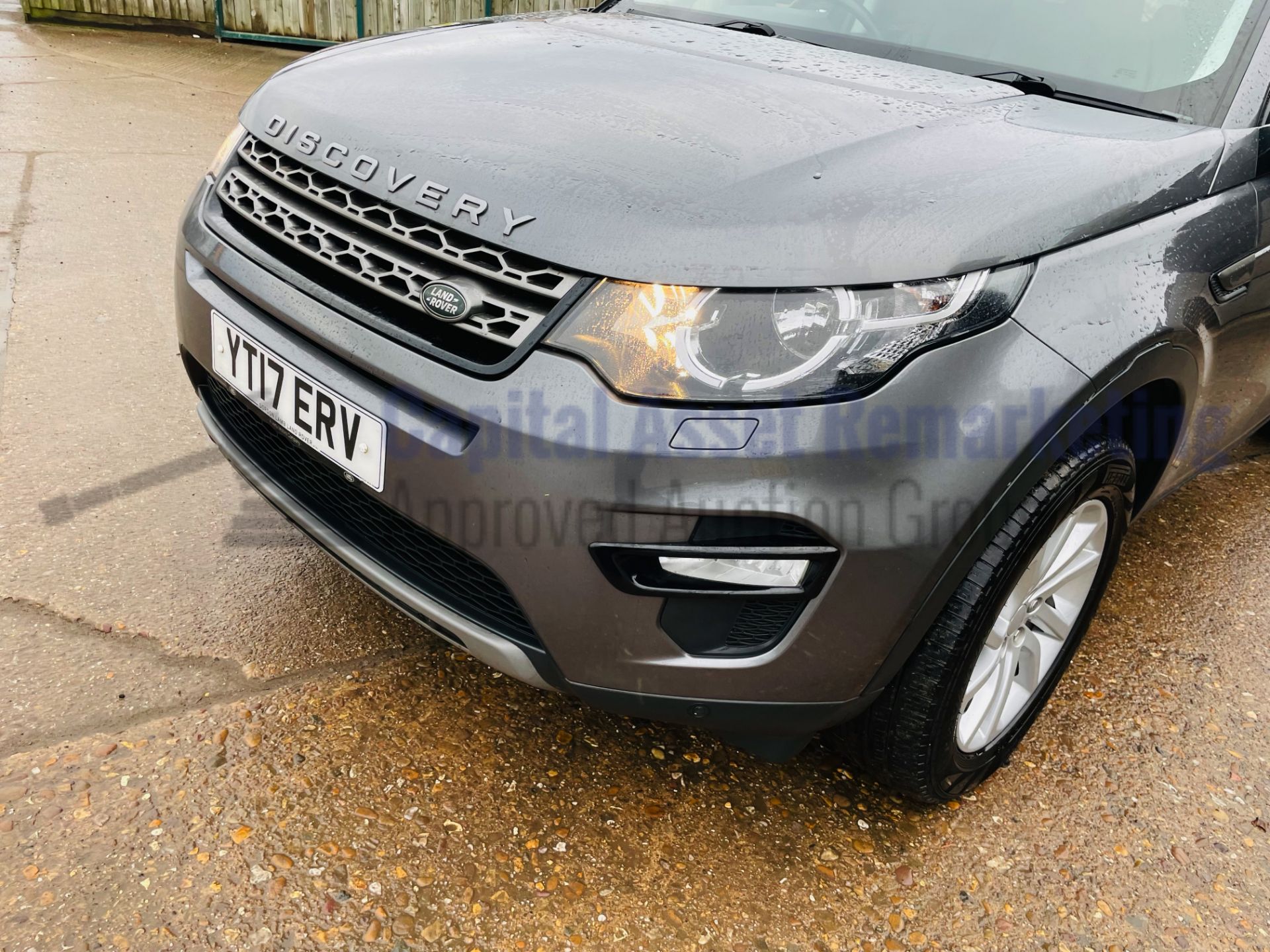 (On Sale) LAND ROVER DISCOVERY SPORT *SE TECH* 7 SEATER SUV (2017 - EURO 6) '2.0 TD4 - STOP/START' - Image 16 of 55