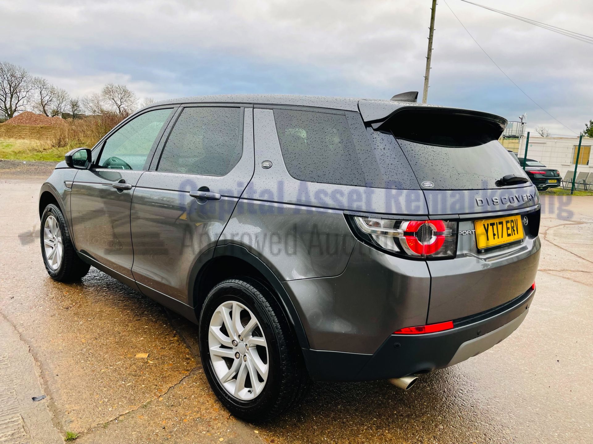 (On Sale) LAND ROVER DISCOVERY SPORT *SE TECH* 7 SEATER SUV (2017 - EURO 6) '2.0 TD4 - STOP/START' - Image 10 of 55