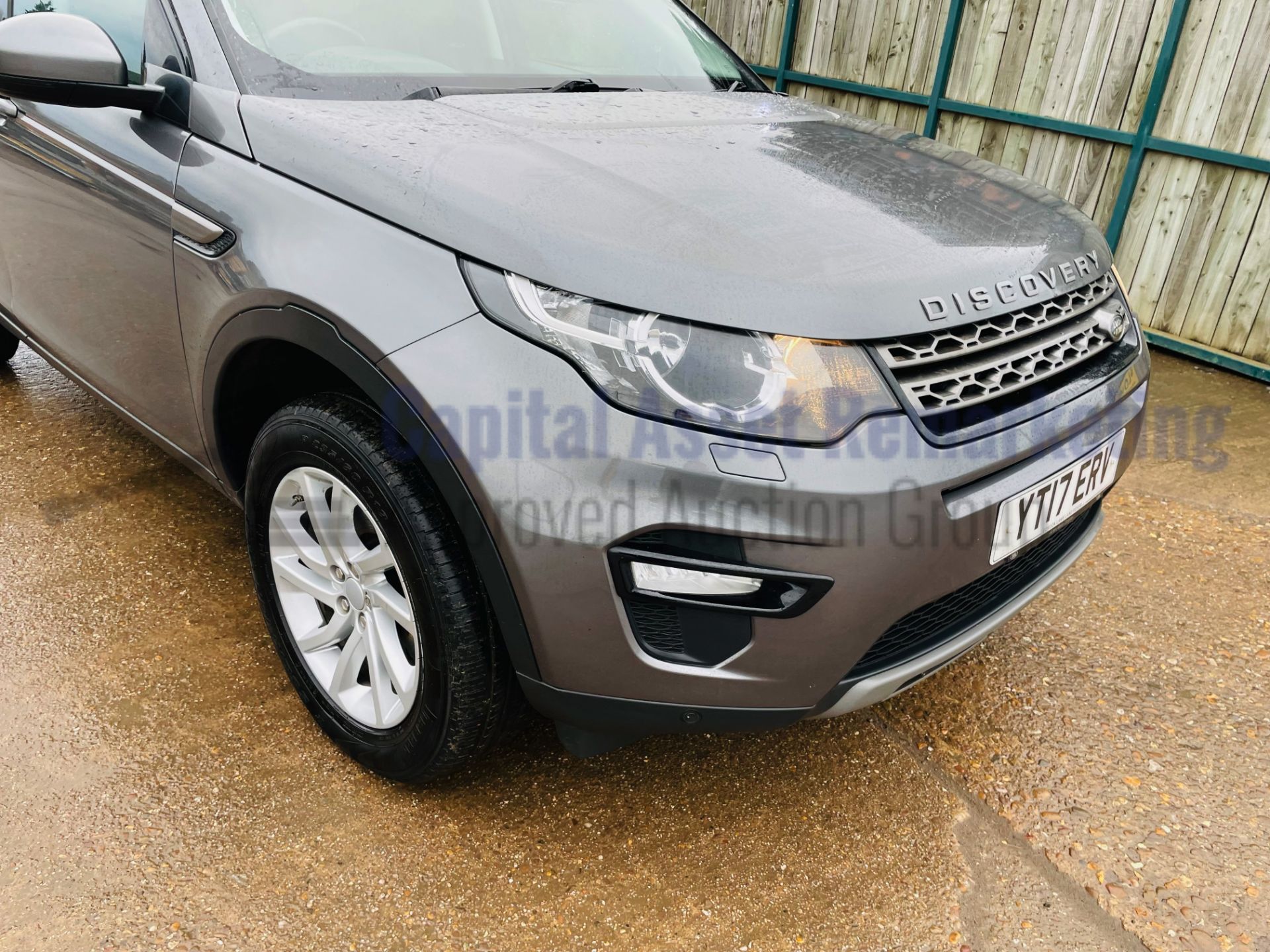 (On Sale) LAND ROVER DISCOVERY SPORT *SE TECH* 7 SEATER SUV (2017 - EURO 6) '2.0 TD4 - STOP/START' - Image 15 of 55