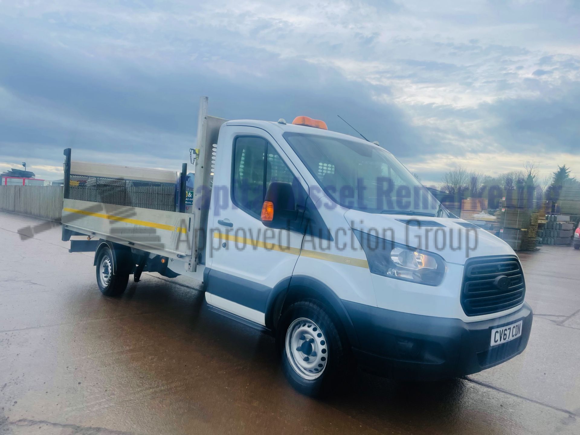FORD TRANSIT 130 T350 *L4 - XLWB DROPSIDE TRUCK* (2018 - EURO 6) '6 SPEED' (1 OWNER) *TAIL-LIFT* - Image 13 of 44