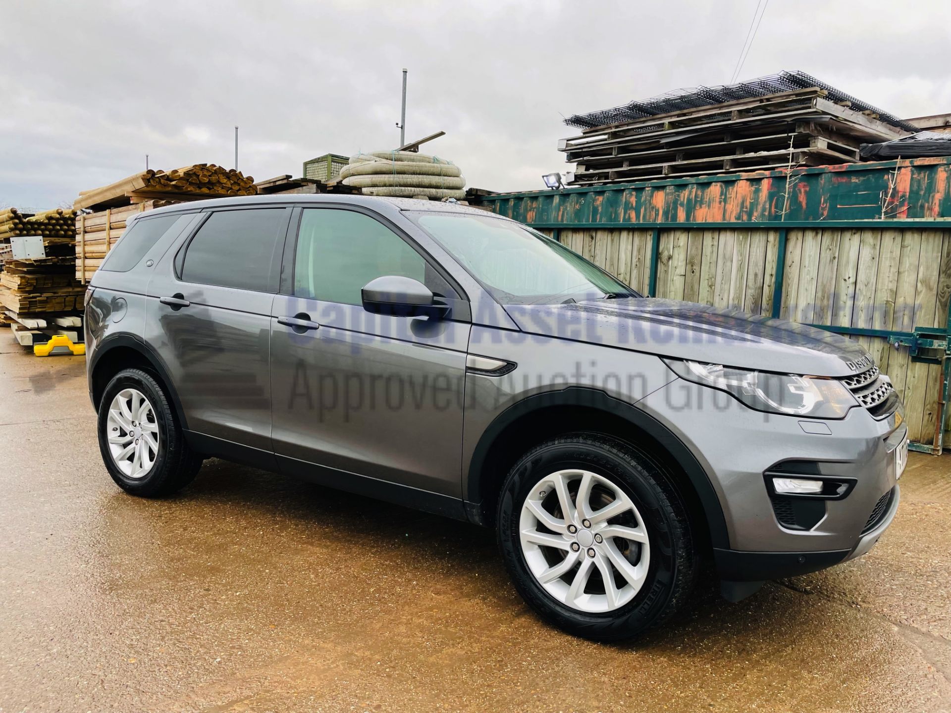 (On Sale) LAND ROVER DISCOVERY SPORT *SE TECH* 7 SEATER SUV (2017 - EURO 6) '2.0 TD4 - STOP/START'