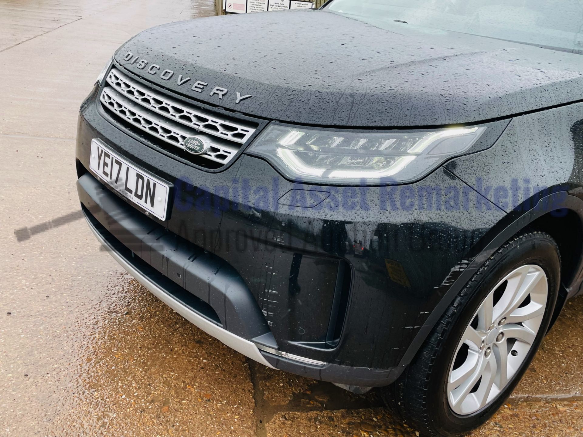 LAND ROVER DISCOVERY 5 *HSE EDITION* 7 SEATER SUV (2017 EURO 6) 8 SPEED AUTO - PAN ROOF *HUGE SPEC* - Image 16 of 64