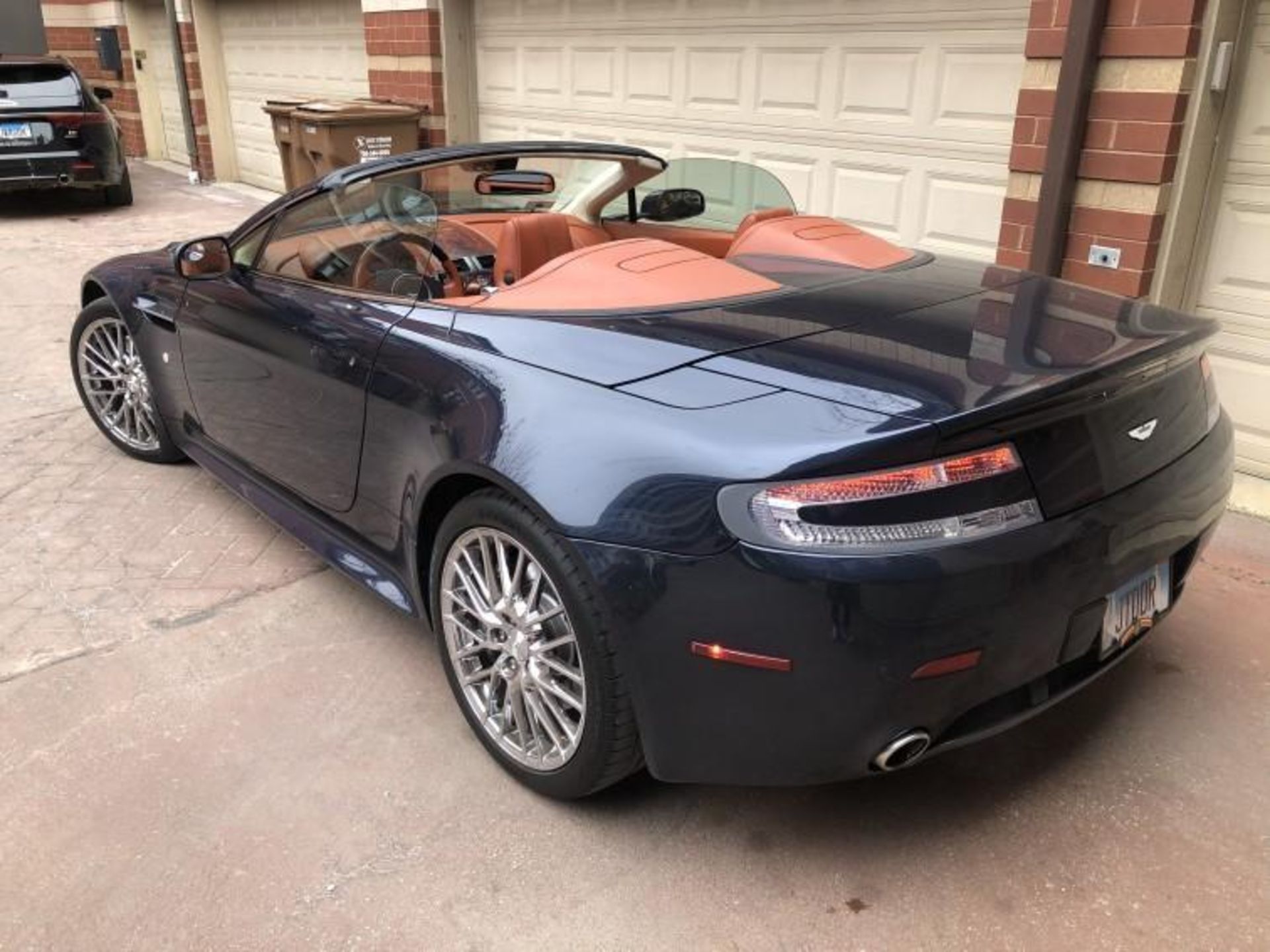 2008 Aston Martin Vantage Convertible, VIN SCFBF04B08GD08425, 4.3L V8, Auto, RWD, Keyless Entry, - Image 4 of 15