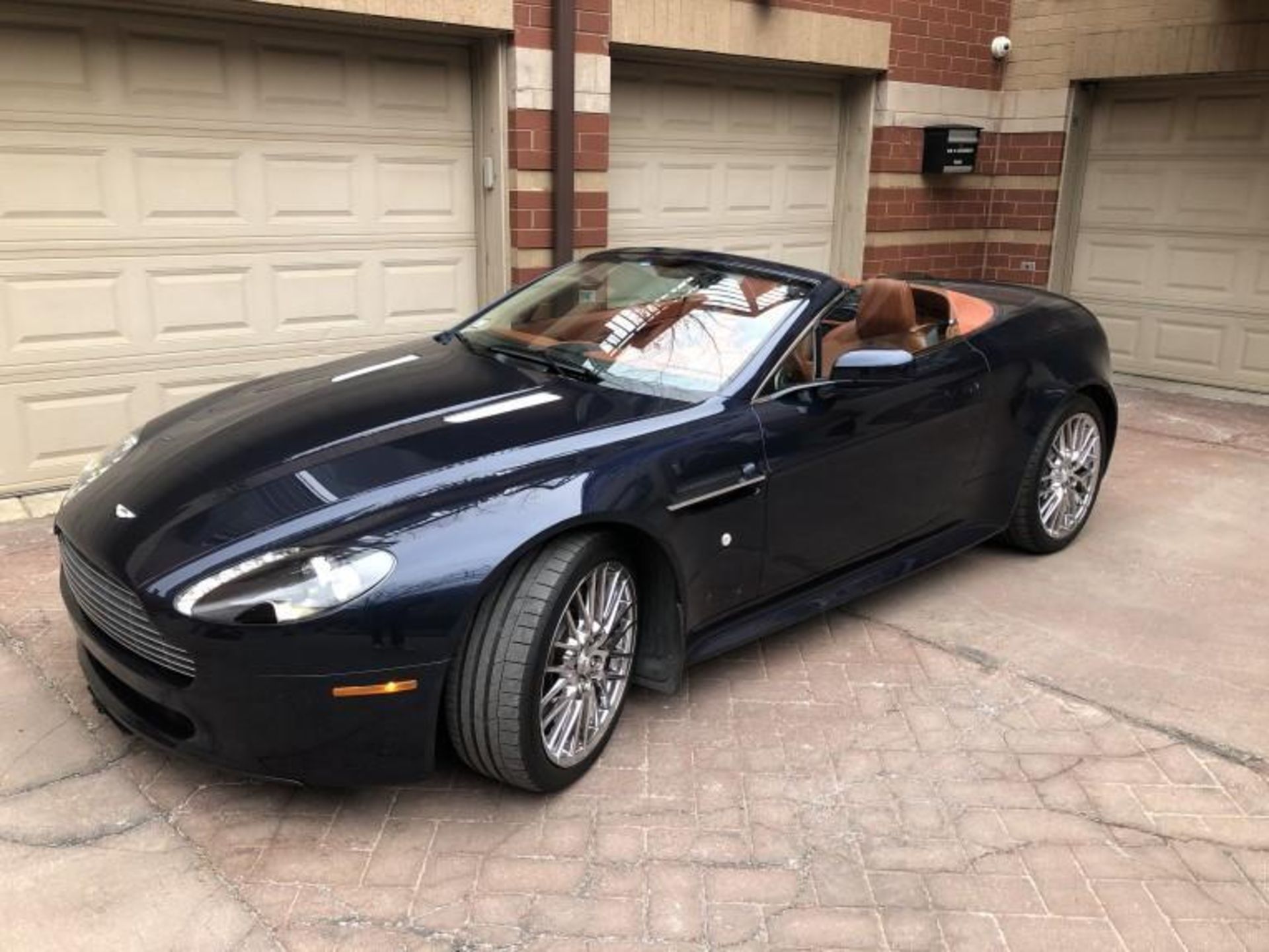 2008 Aston Martin Vantage Convertible, VIN SCFBF04B08GD08425, 4.3L V8, Auto, RWD, Keyless Entry, - Image 2 of 15