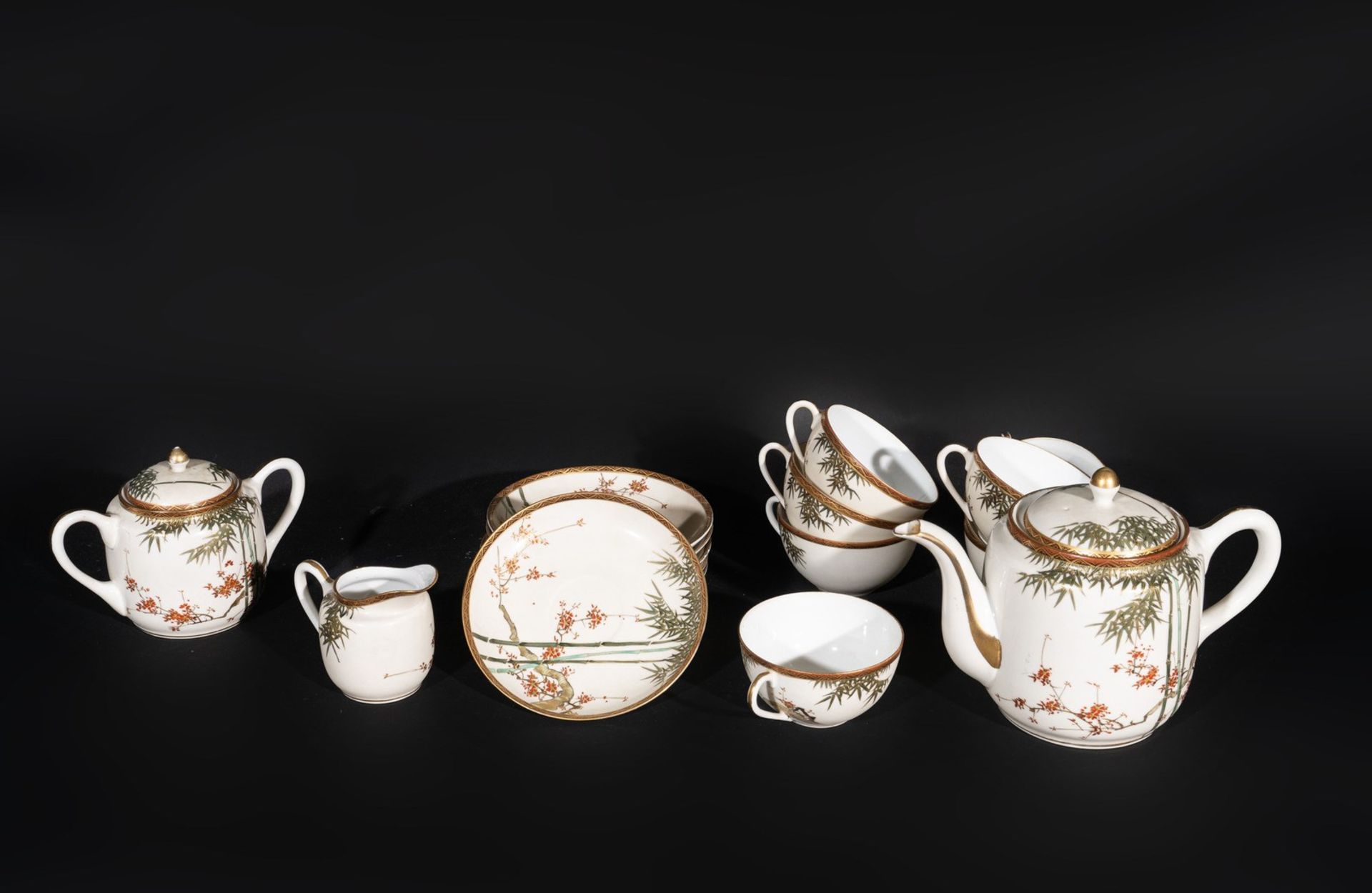 ARTE GIAPPONESE A white porcelain eight cover tea service Japan, 19th century . - Bild 2 aus 12