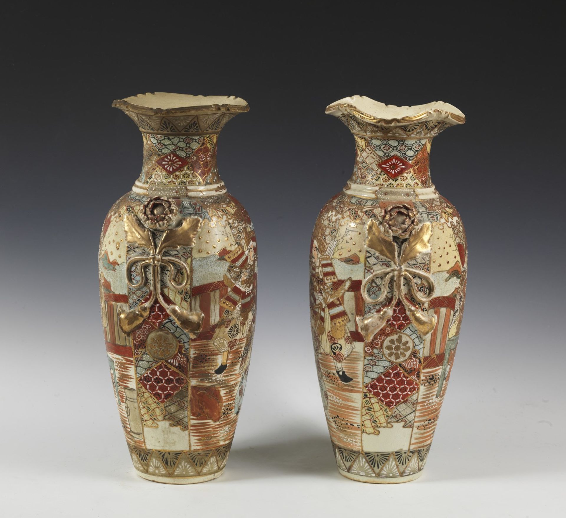 ARTE GIAPPONESE A pair of Satsuma pottery vases Japan, 19th century . - Image 3 of 3