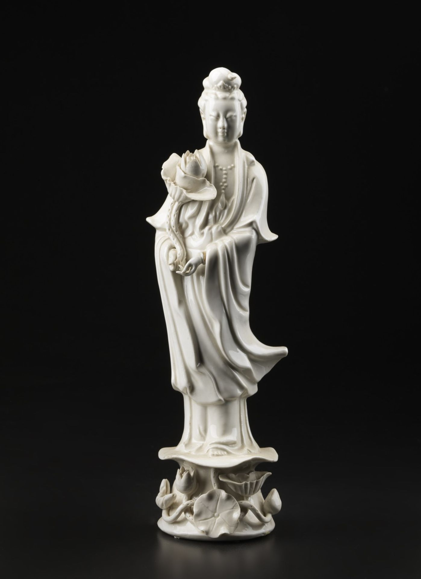 Arte Cinese Group of eight Blanc de Chine porcelain figures China, 19th-20th century . - Bild 5 aus 11