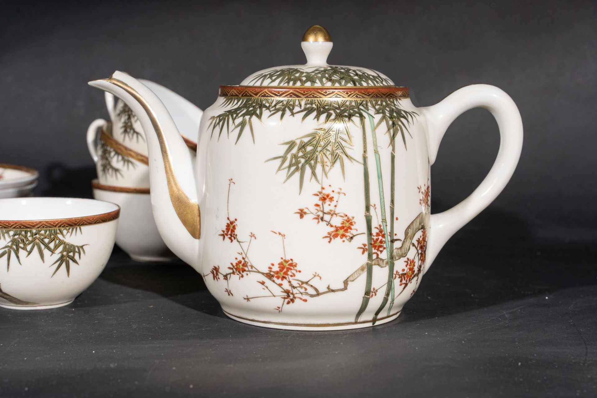 ARTE GIAPPONESE A white porcelain eight cover tea service Japan, 19th century . - Image 5 of 12