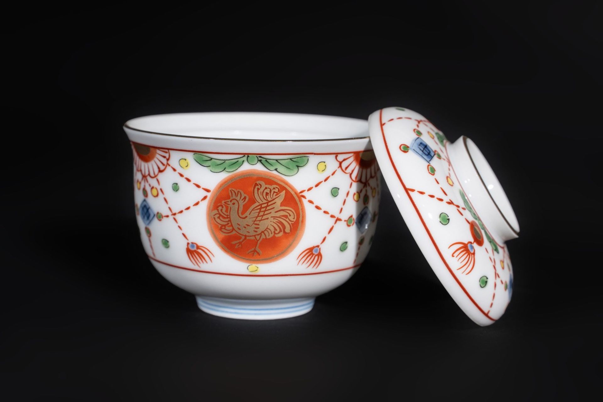 ARTE GIAPPONESE An Imari porcelain tea cup and cover Japan, 19th century . - Bild 3 aus 4