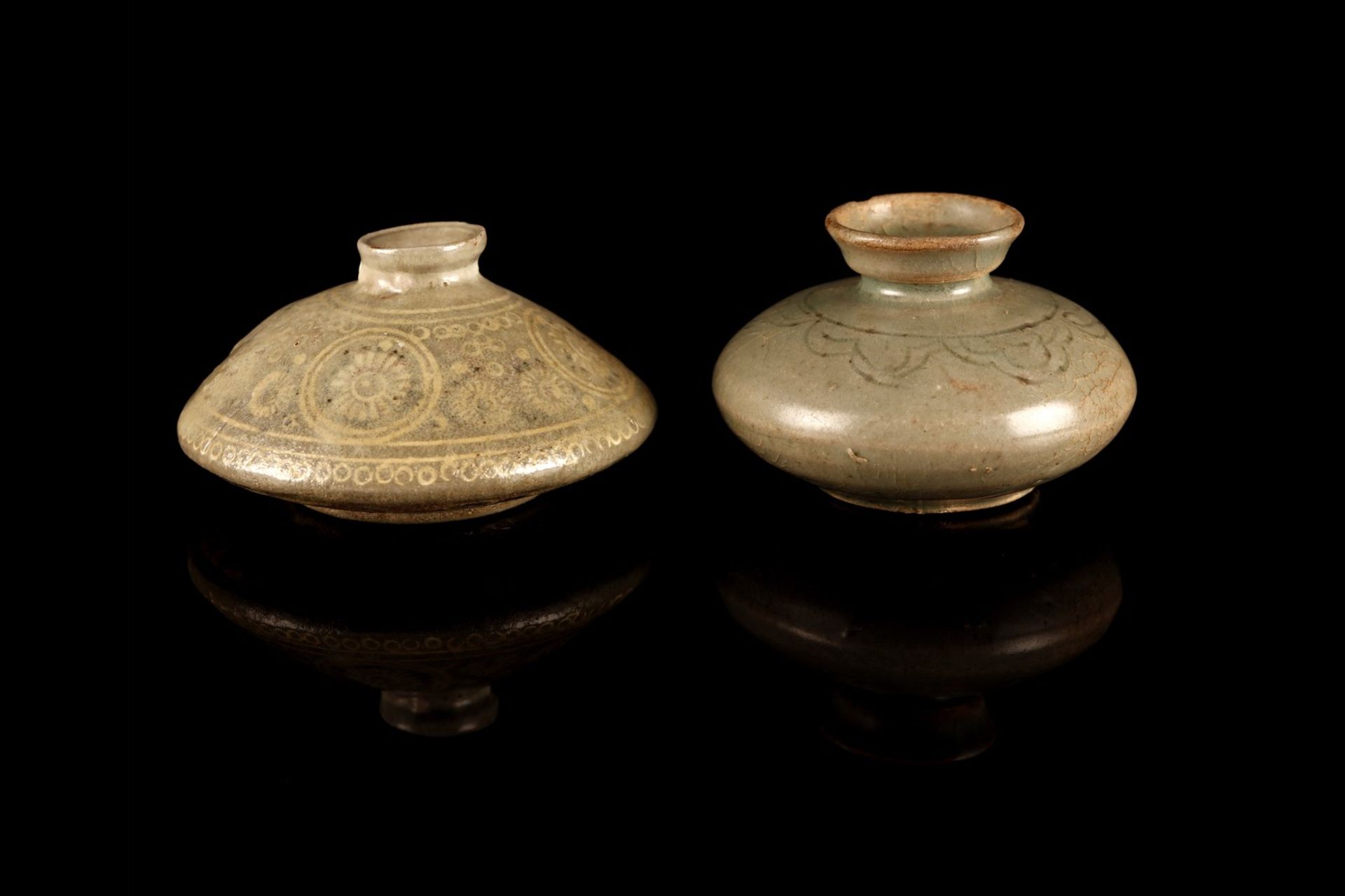 Arte Sud-Est Asiatico Two celadon glazed pottery brush washers Korea, Koryo dynasty, 13th-14th cent