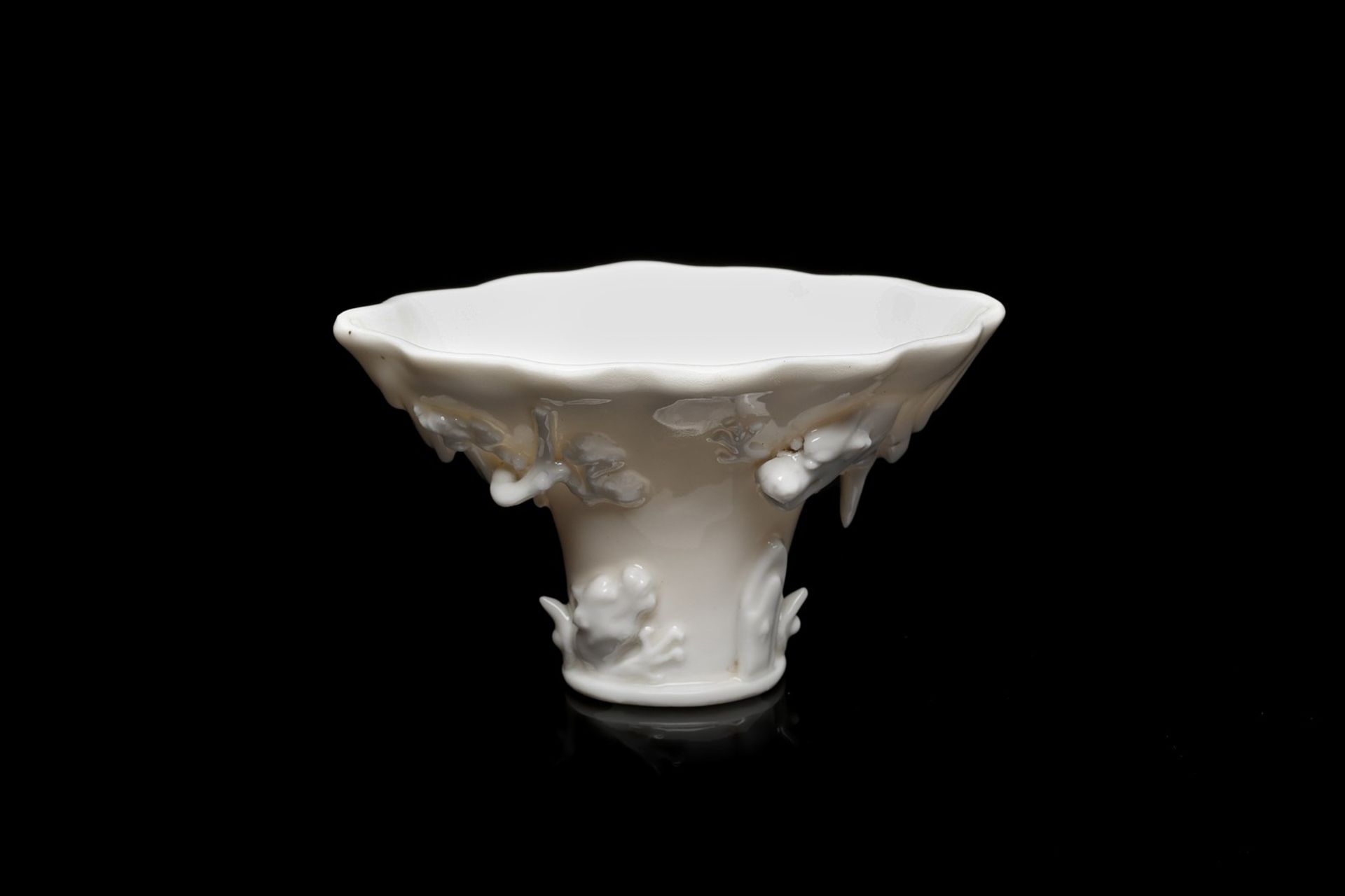 Arte Cinese A blanc de Chine libation cup China, 19th century . - Bild 3 aus 4