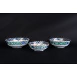 ARTE GIAPPONESE Three Imari pottery bowls decorated with phoenixesJapan, 19th-20th century .