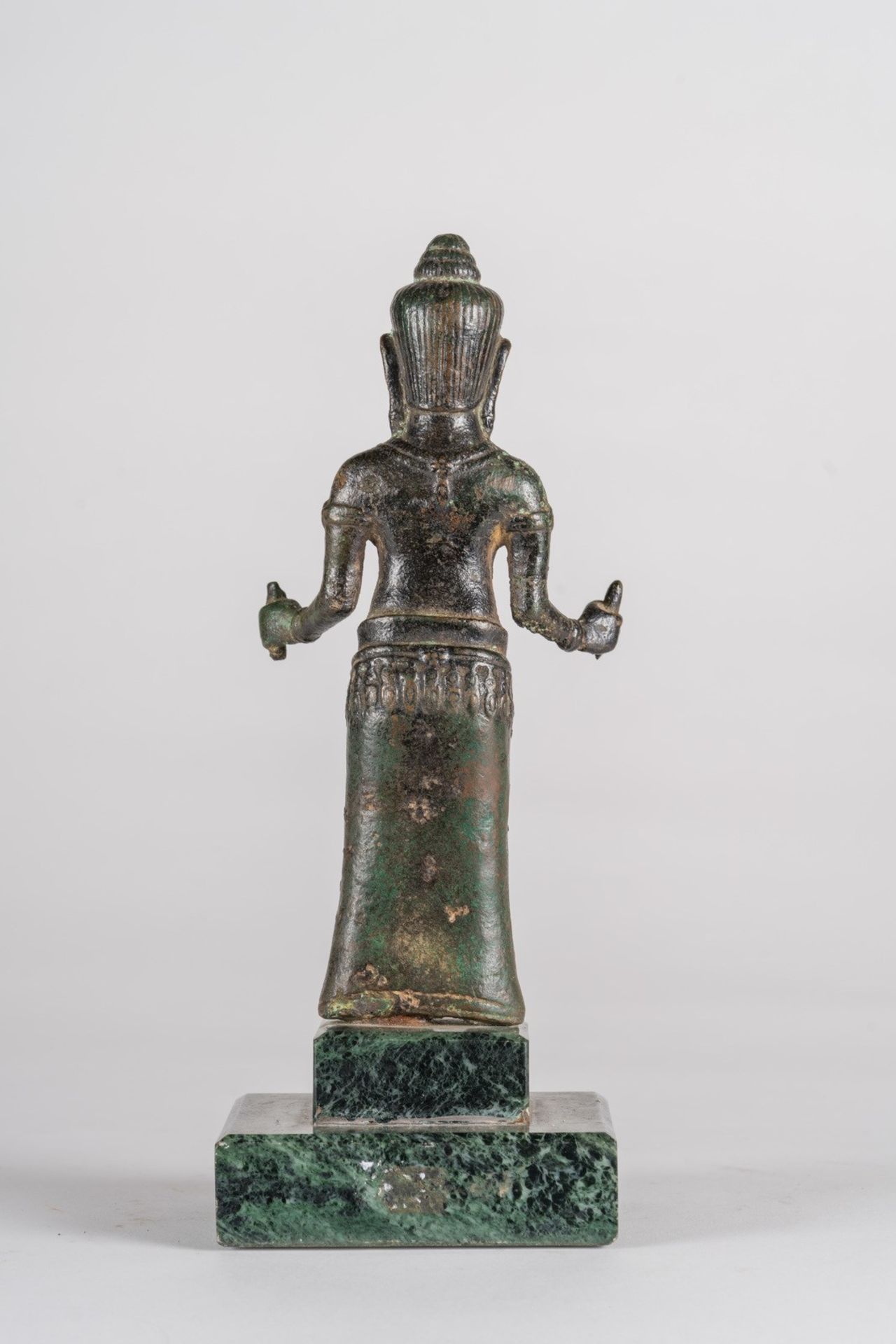 Arte Sud-Est Asiatico A bronze female deity figure Vietnam, Champa art, 12th century . - Bild 4 aus 6