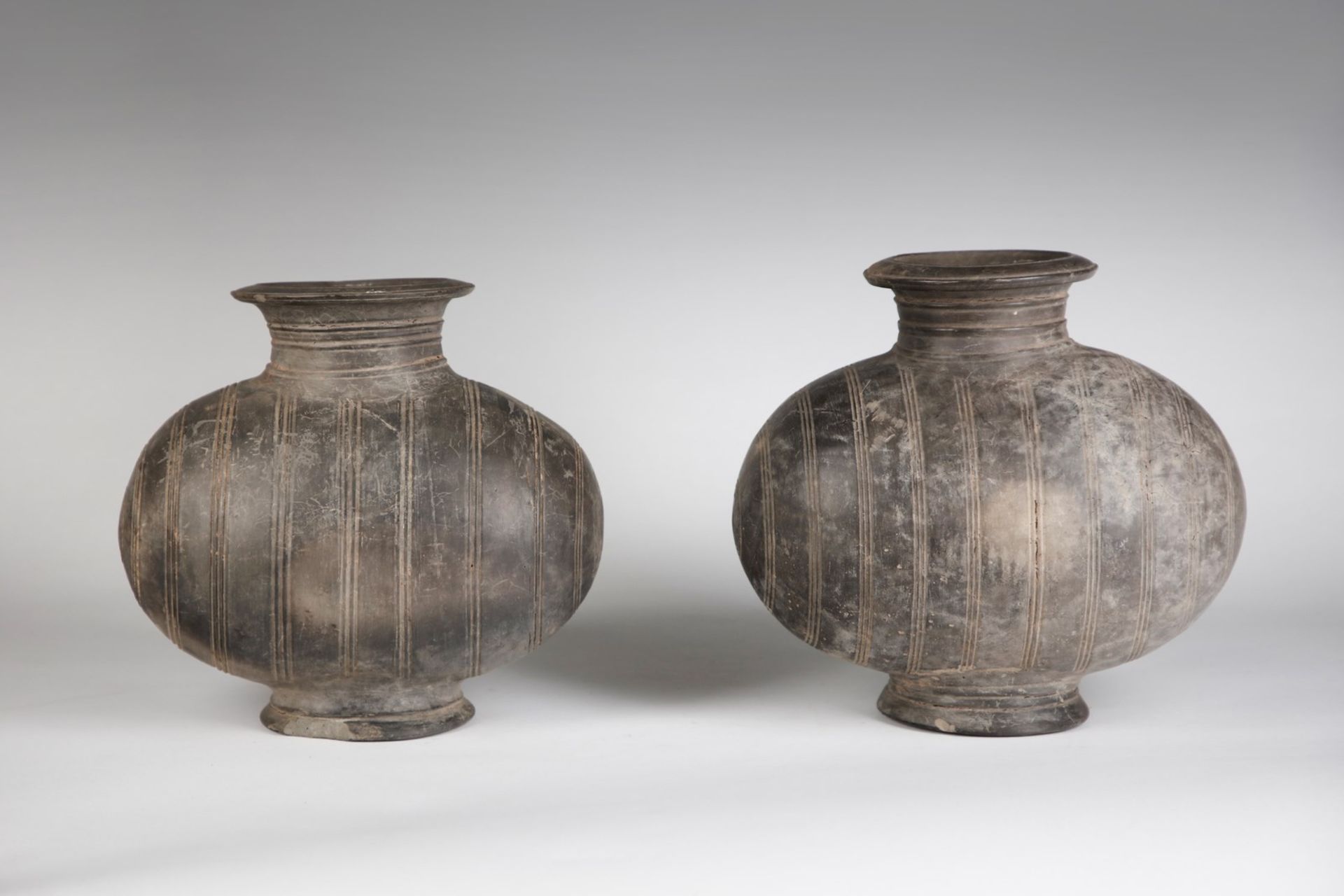 Arte Cinese Two black pottery cocoon vases China, late Warring States Period, 3rd century b.C. .