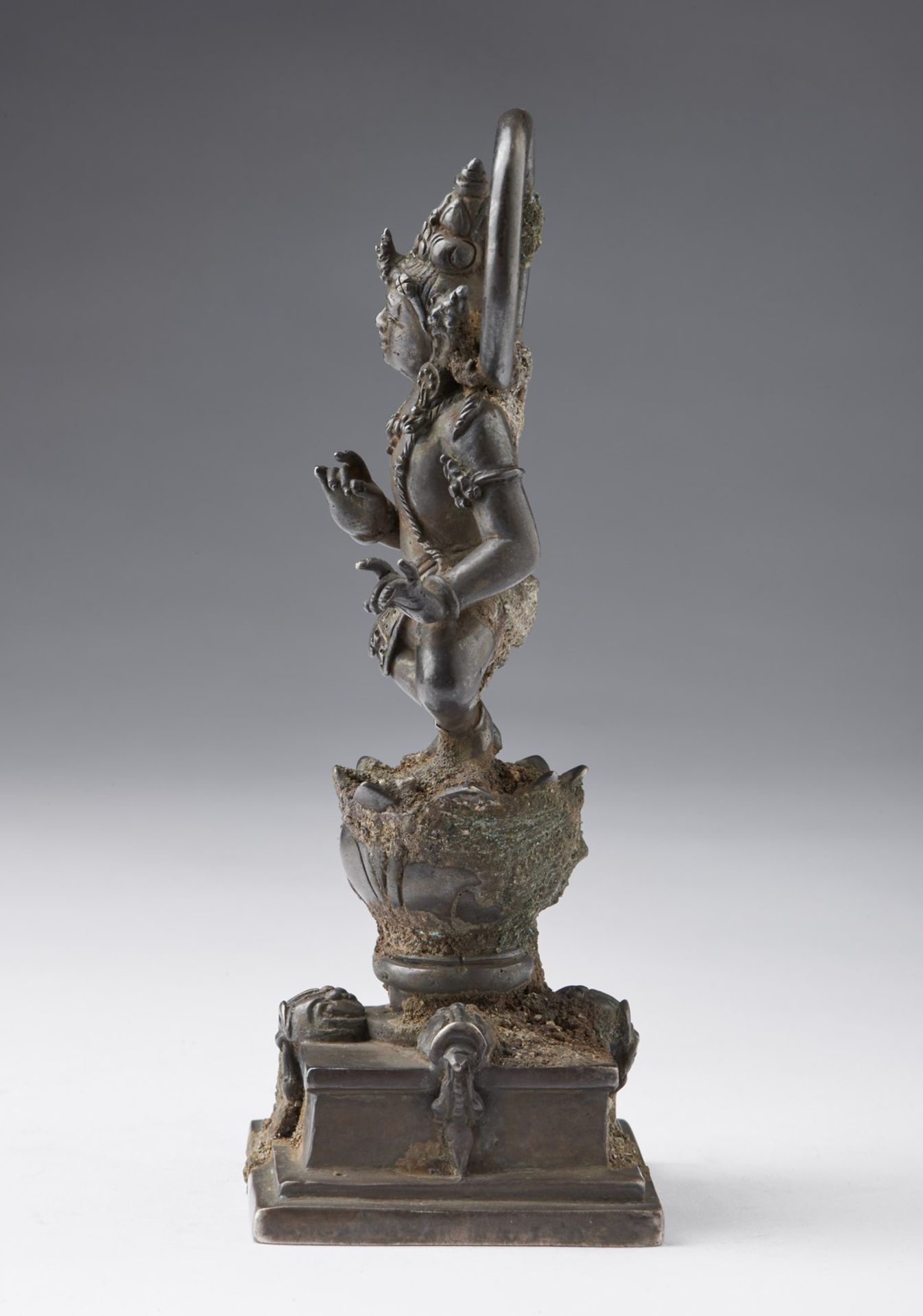 Arte Sud-Est Asiatico A silver Balakrishna figure Indonesia, 10th century . - Image 3 of 5