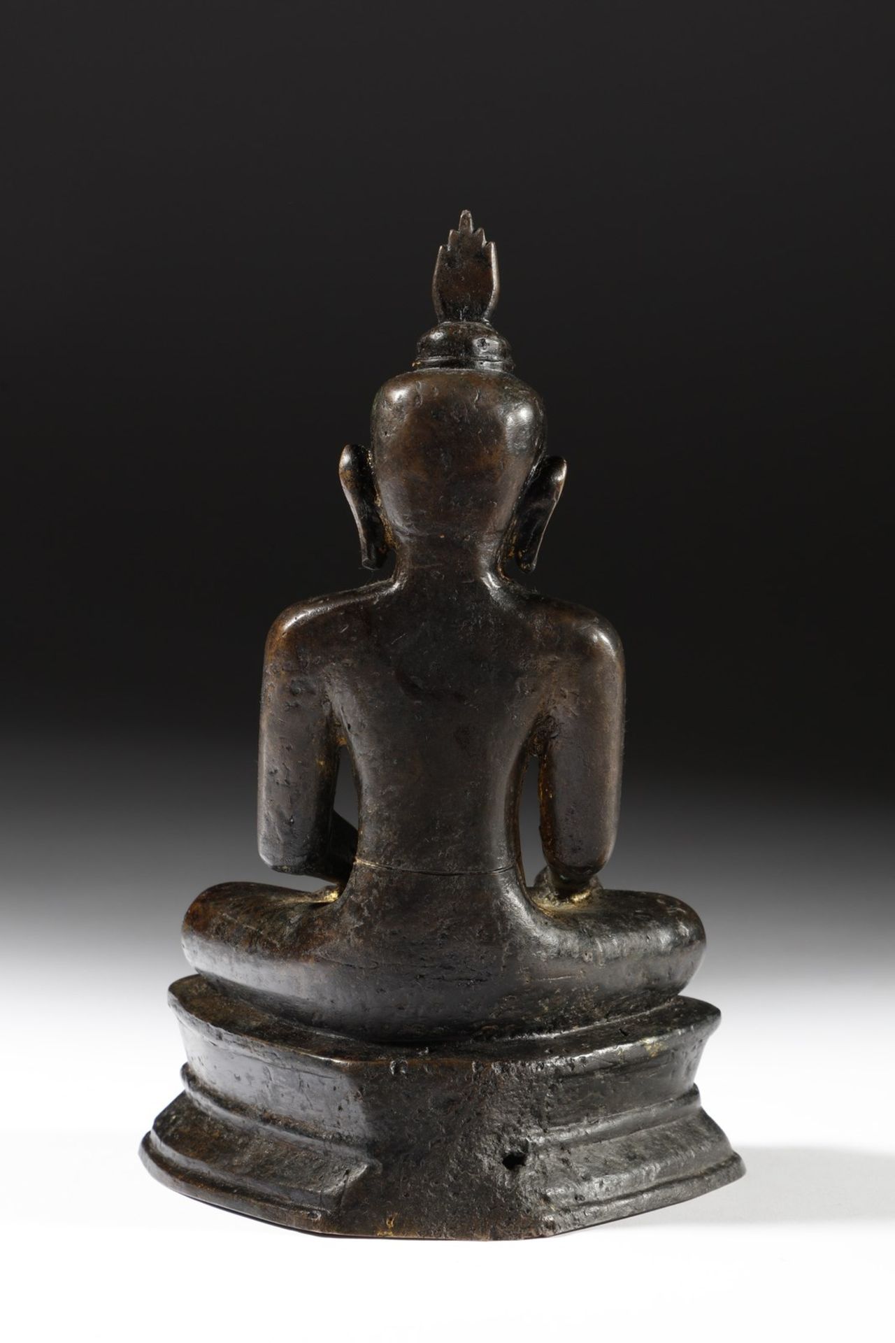Arte Sud-Est Asiatico A bronze figure of Buddha Burma, 15th-16th century . - Bild 2 aus 2