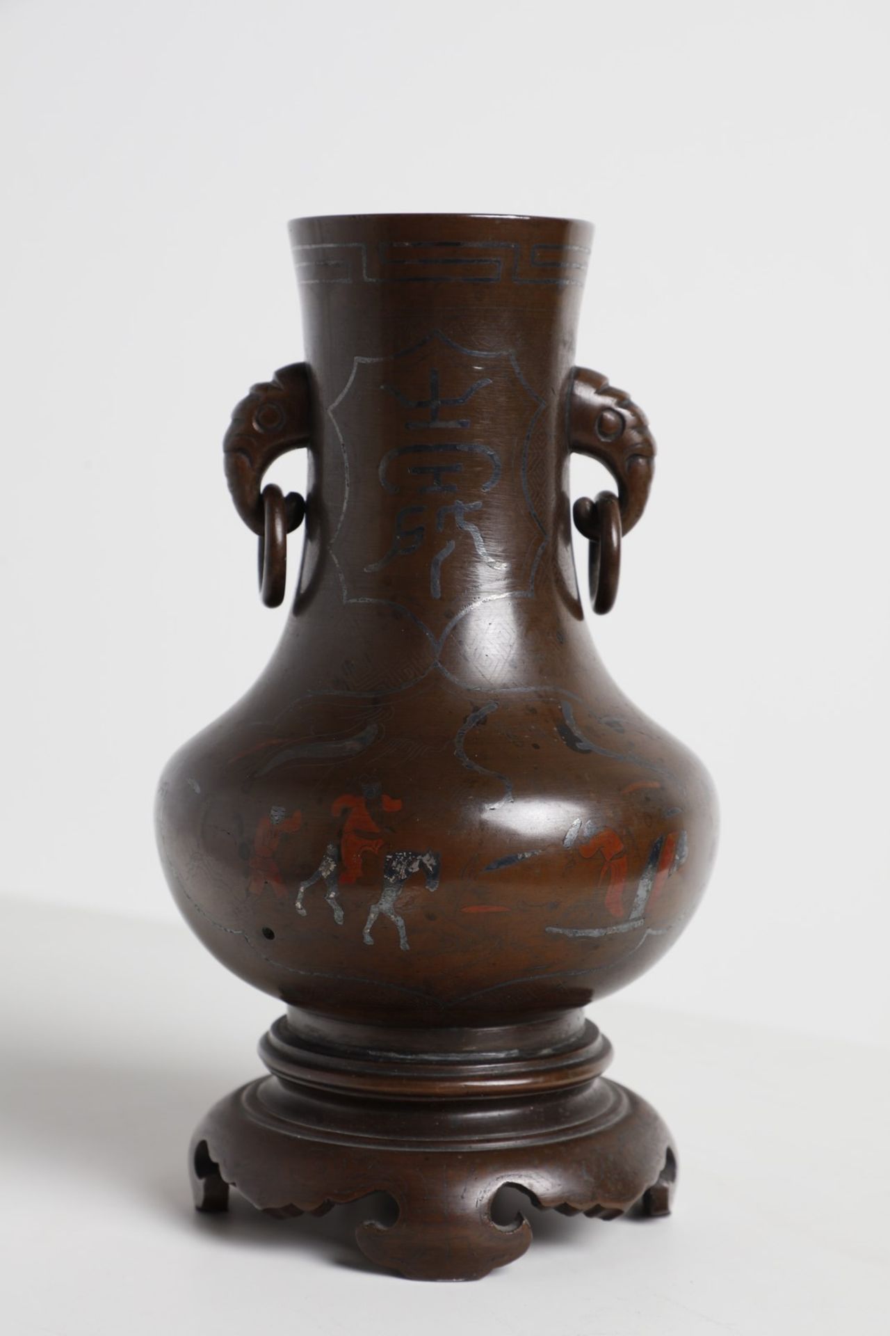 ARTE GIAPPONESE A bronze vase decorated with silver and copper inlays Japan, 19th century . - Image 2 of 4