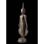 Arte Sud-Est Asiatico A large cast bronze figure of standing Buddha in the Sukhothai styleThailandi