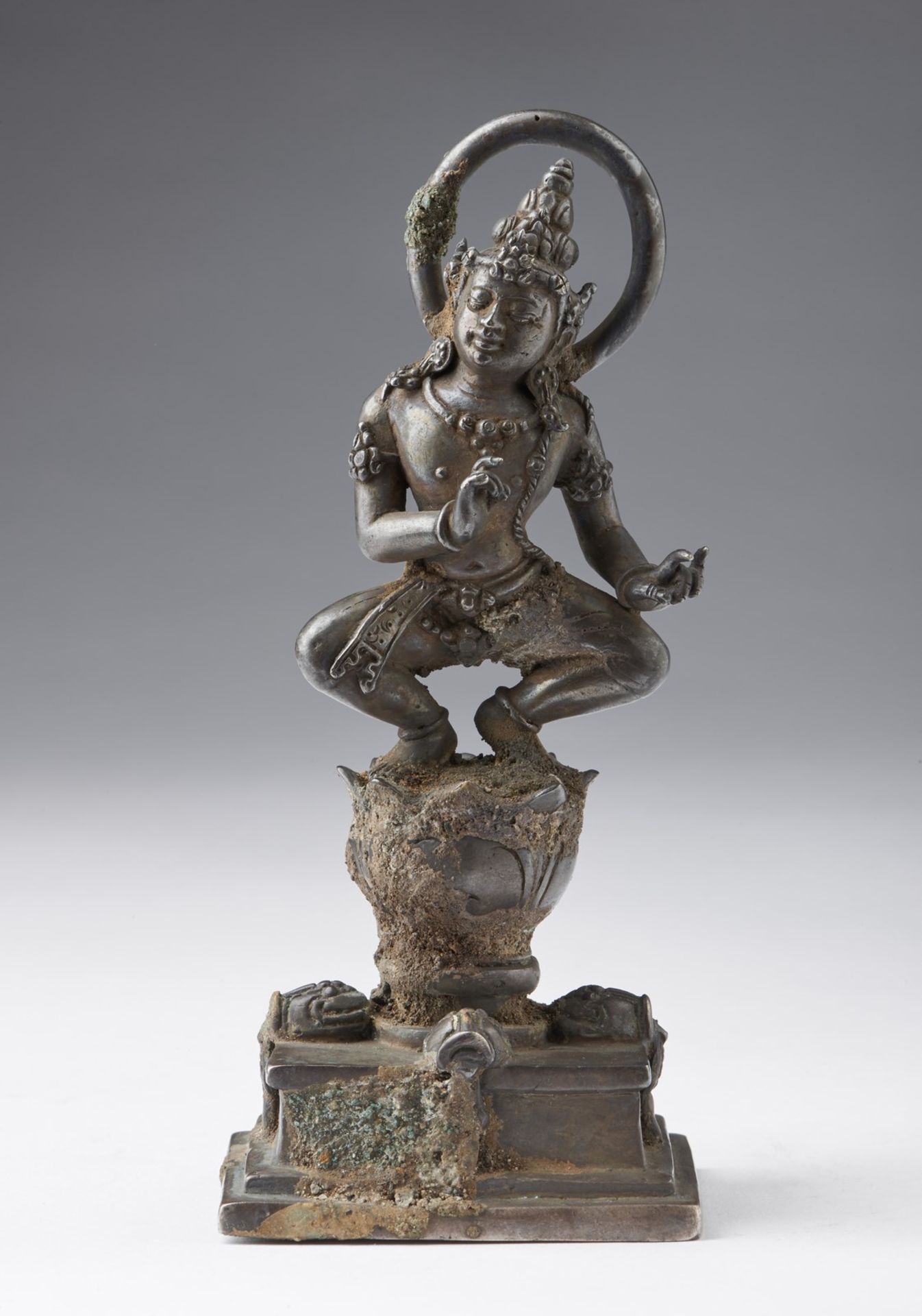 Arte Sud-Est Asiatico A silver Balakrishna figure Indonesia, 10th century .