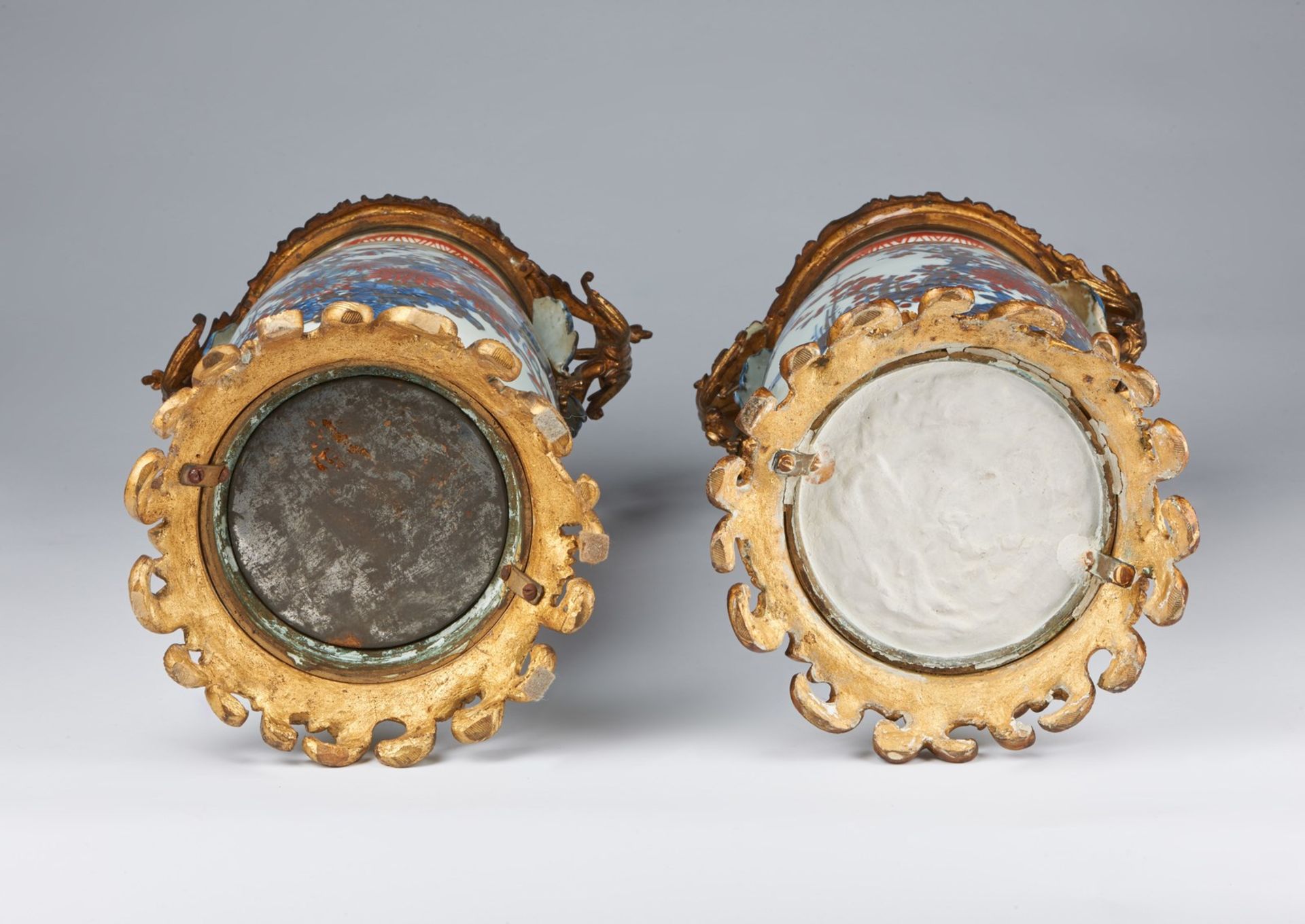 ARTE GIAPPONESE A pair of Imari pocelain vases with European bronze mount Japan, 18th-19th century - Image 4 of 4