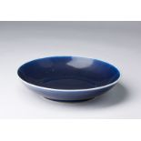 Arte Cinese A monochrome blue glazed porcelain dish China, Qing dynasty, 18th century .