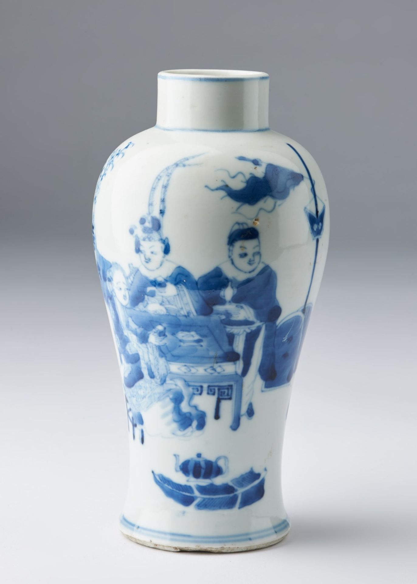 Arte Cinese A blue and white porcelain vase painted with children at leisure and bearing a four cha