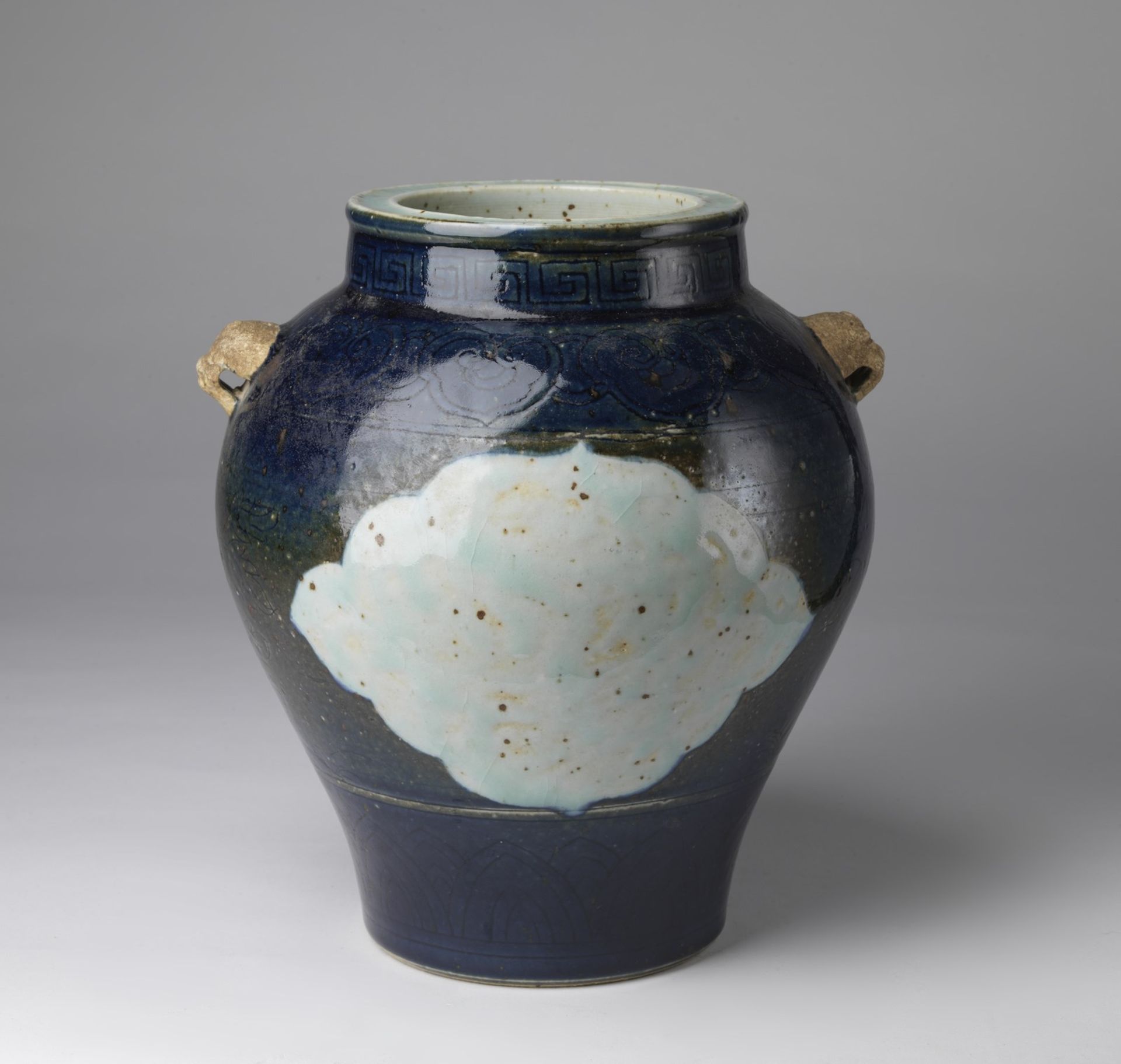 Arte Cinese Jar with lions head handlesChina, Qing dynasty, 18th century. - Image 2 of 4