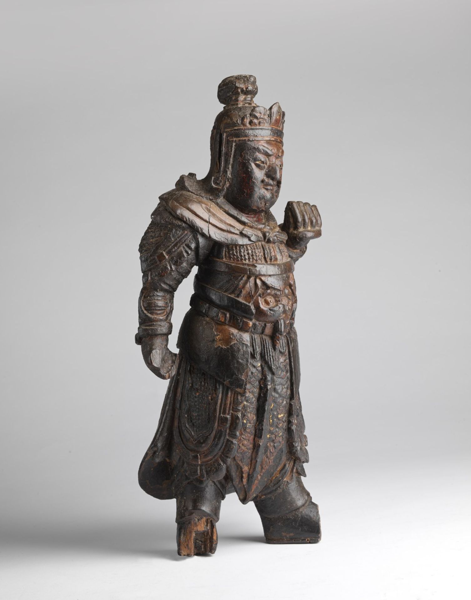 Arte Cinese A Lokapala wood sculpture China, Yuan dynasty, 14th century . - Image 2 of 3