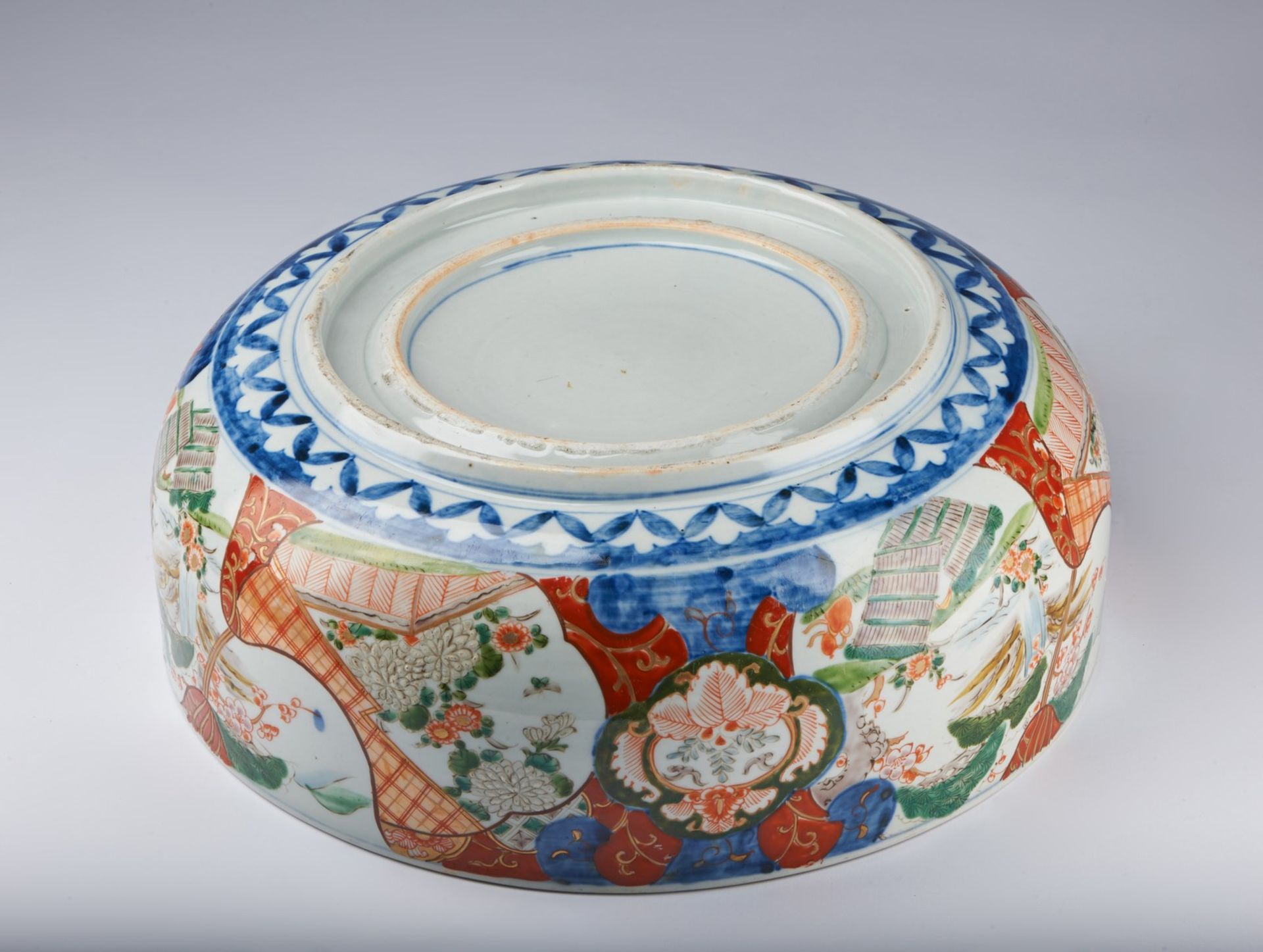 ARTE GIAPPONESE A large Imari porcelain basin Japan, 19th century . - Image 4 of 4