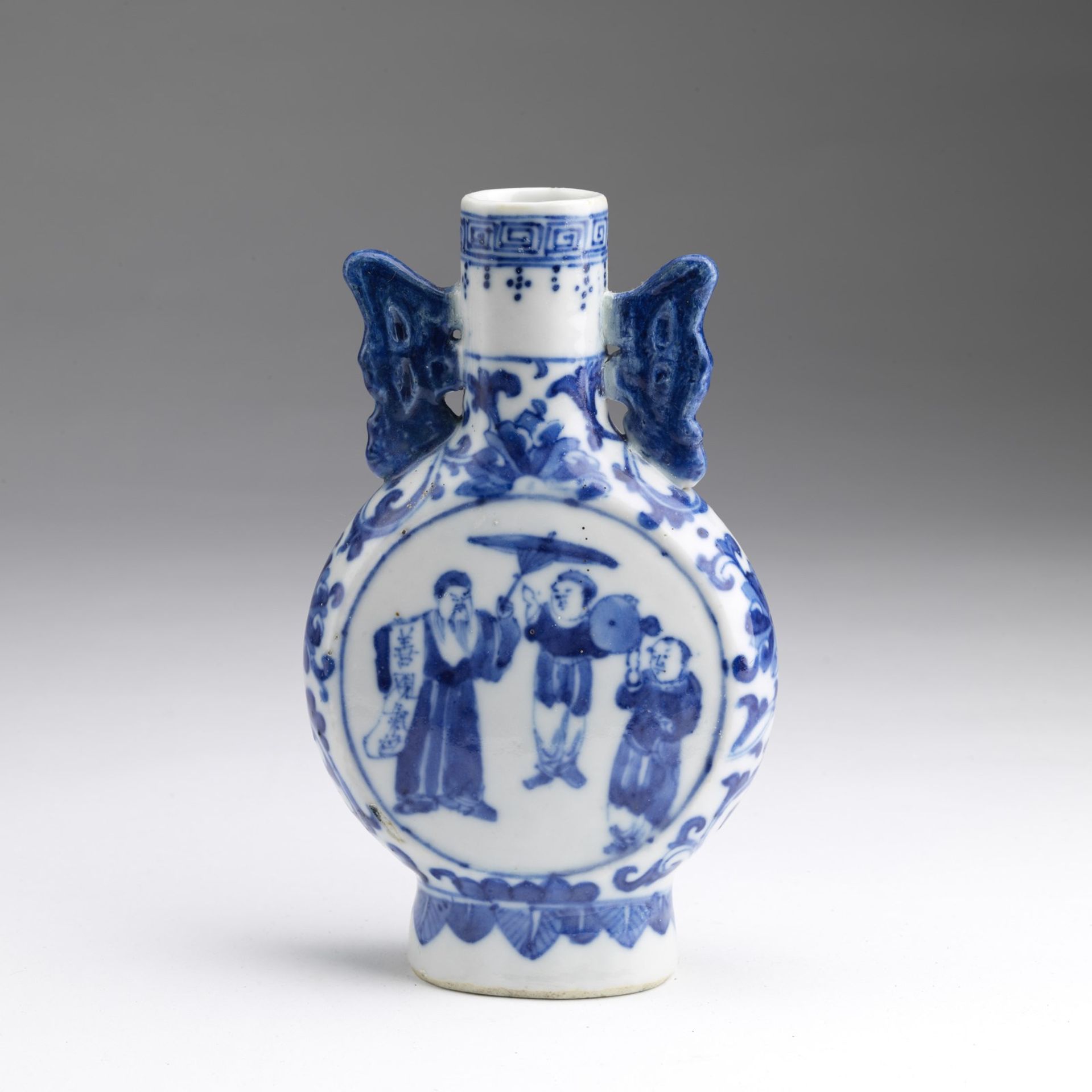 Arte Cinese A blue and white porcelain flask painted with players China, 19th century . - Image 2 of 4