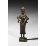 Arte Sud-Est Asiatico A devotional bronze figure of Vishnu Cambodia, Khmer period, 12th century .