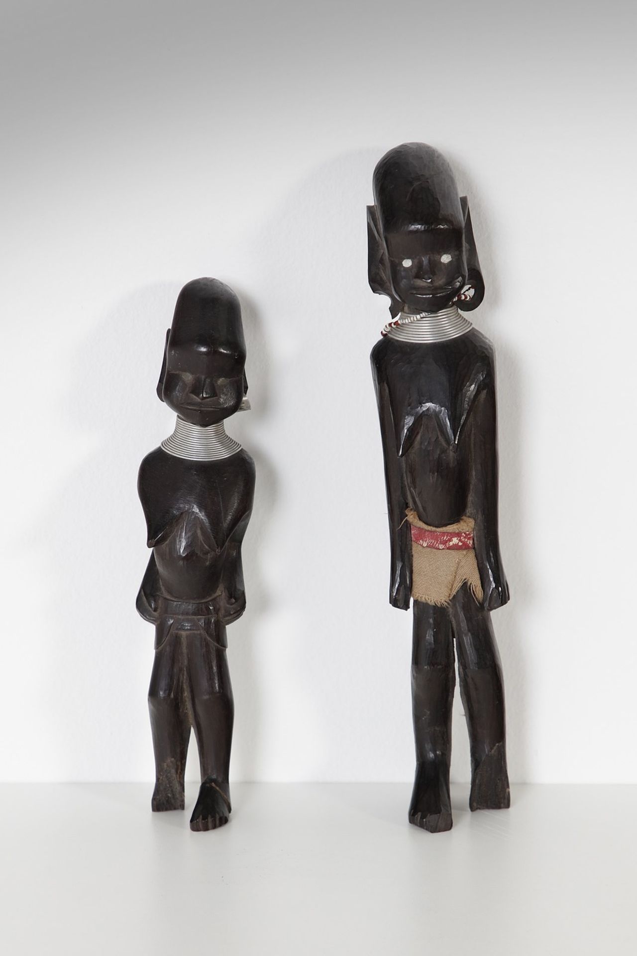 Arte africana Two ebony figurinesNigeria (?).