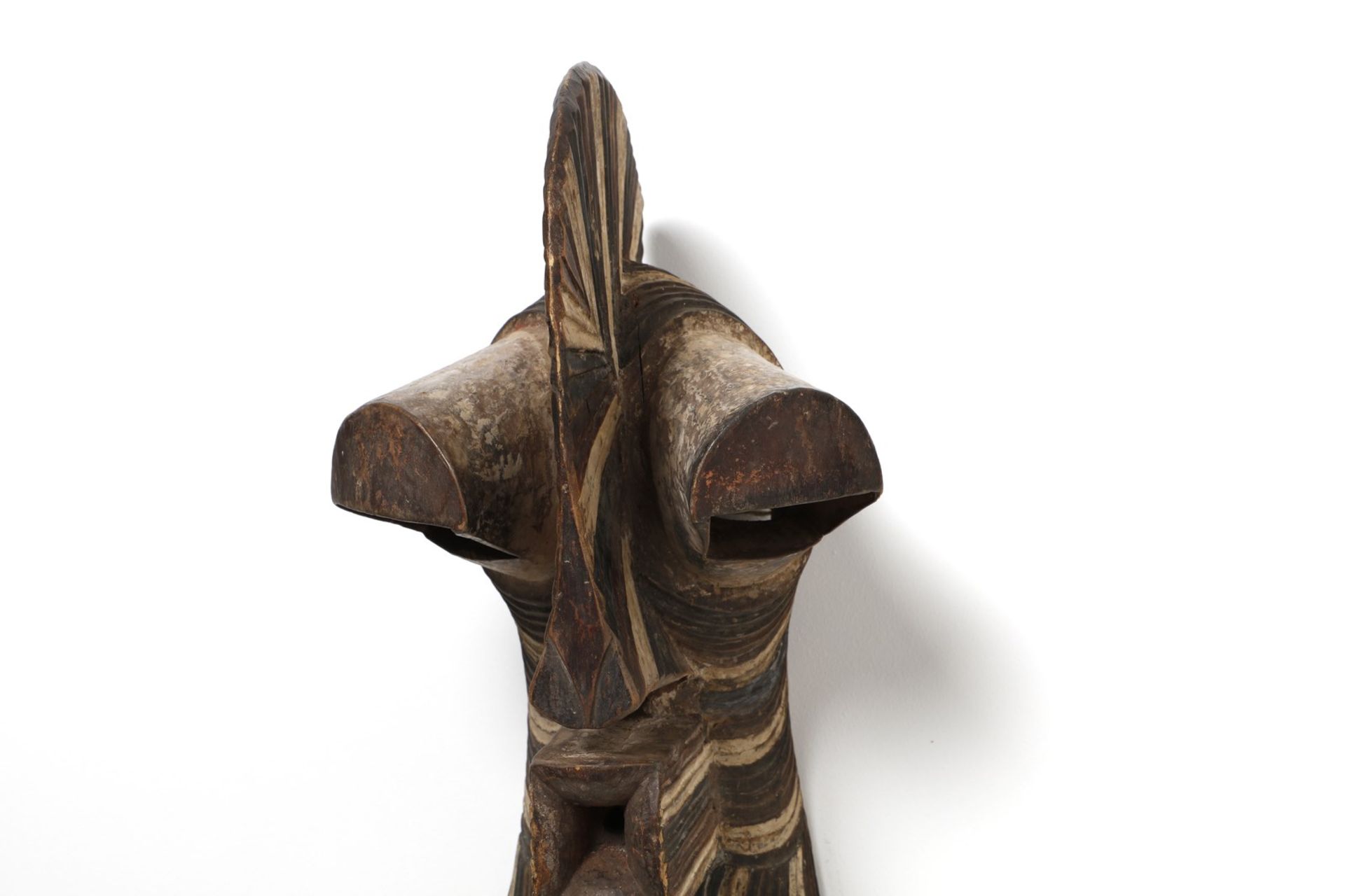 Arte africana A monumental Kifwebe Mask, SongyeD. R. of the Congo. - Image 4 of 4