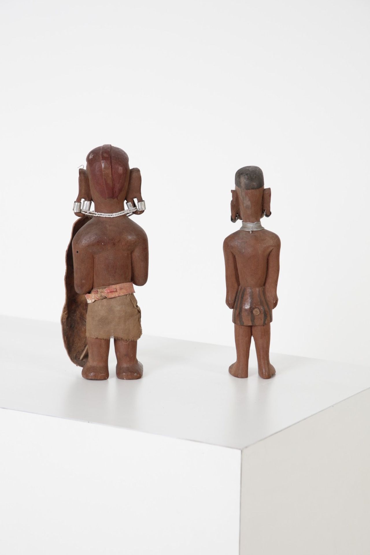 Arte africana Two wooden figurinesDemocratic Rep. Congo (?). - Image 2 of 2