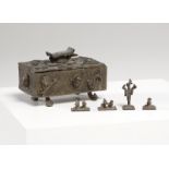 Arte africana A bronze box and weights, AshantiGhana.